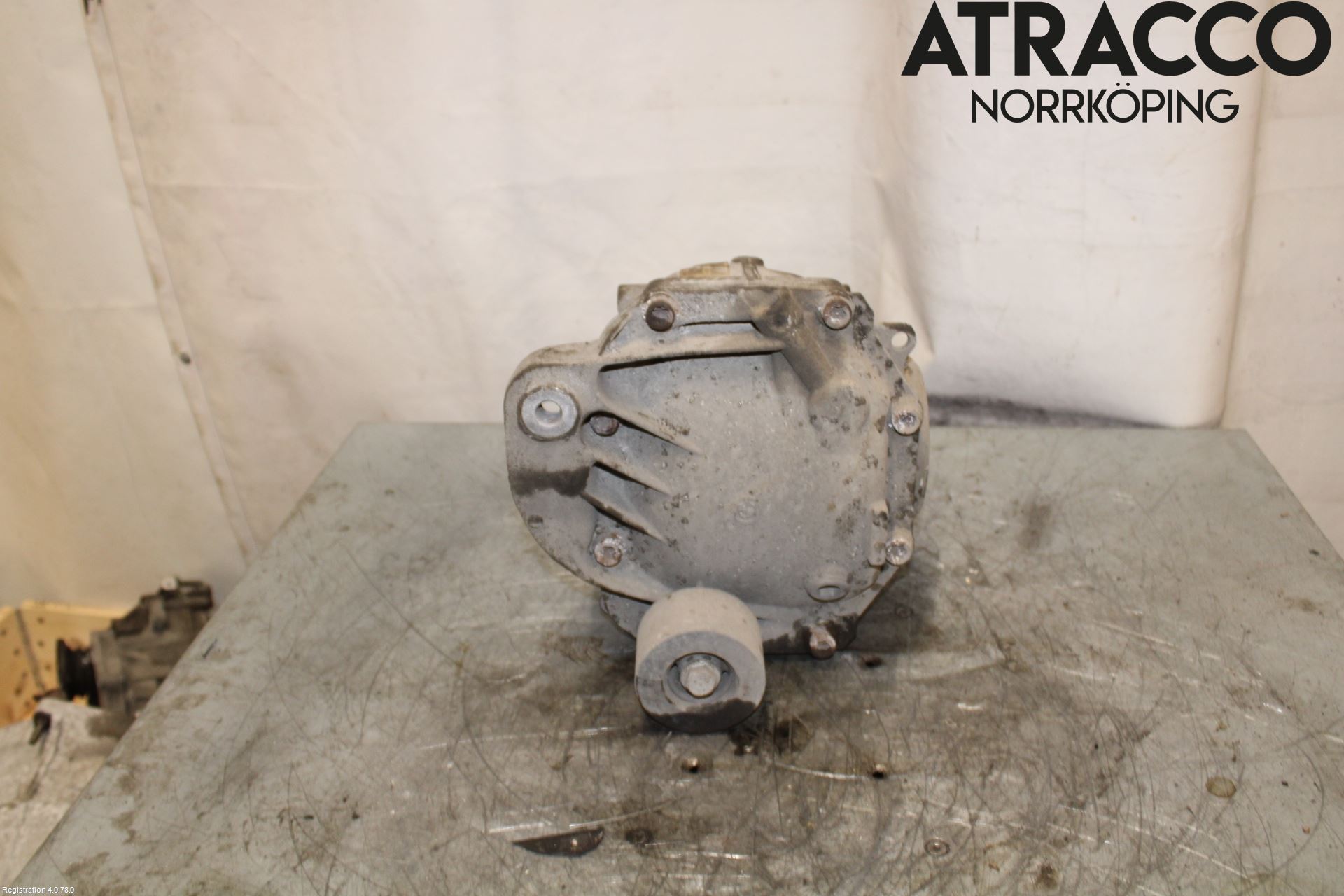 BMW 5 F10/F11/F18 09-17 Bakaksel Kardang Bak -Diff