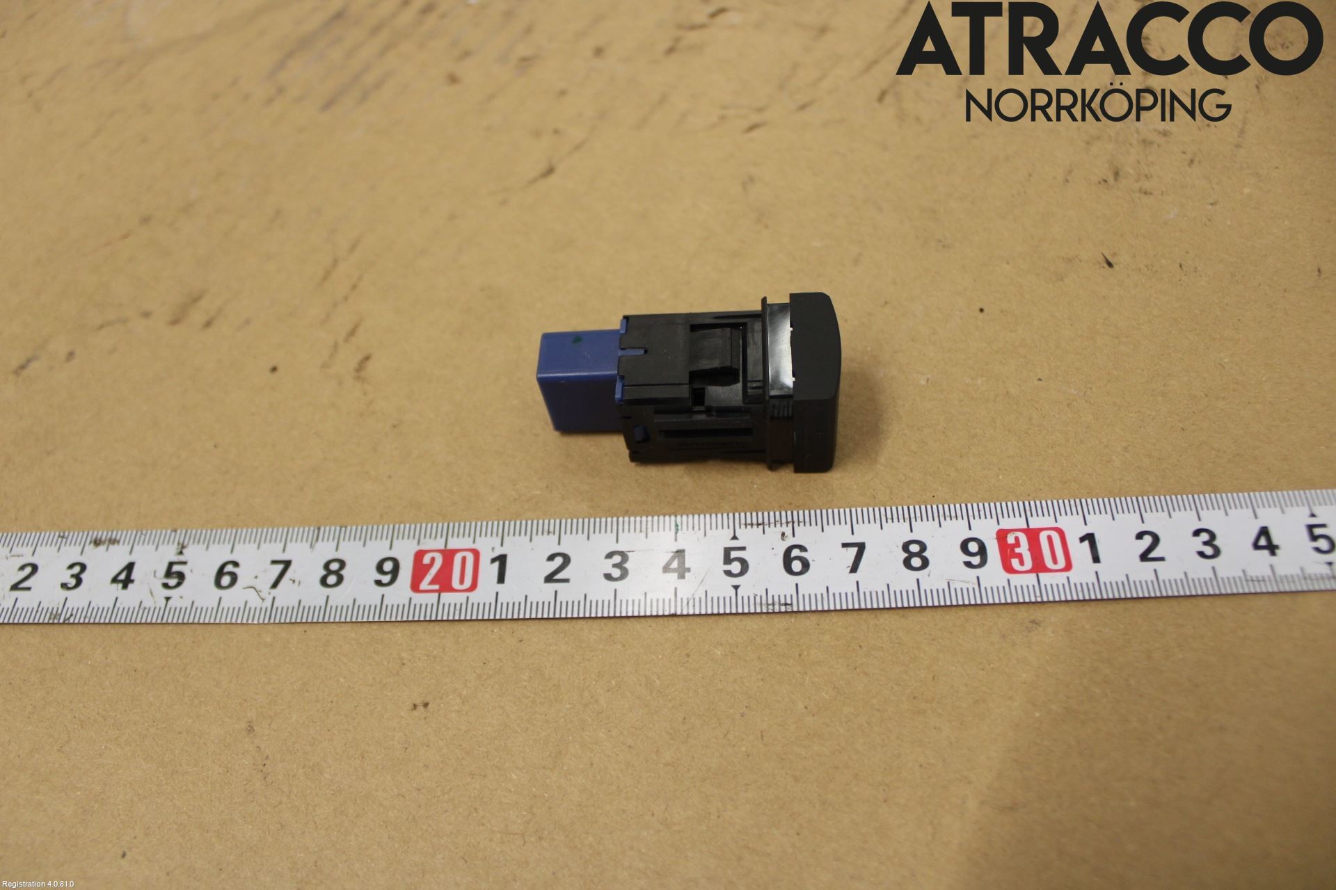 Toyota RAV4 19- Bryter Drivstoff Tankluke