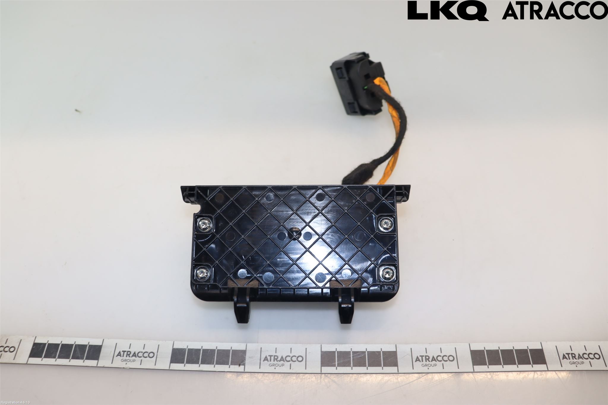 Skoda OCTAVIA (5E) 13-20 Inverter 12-)220V