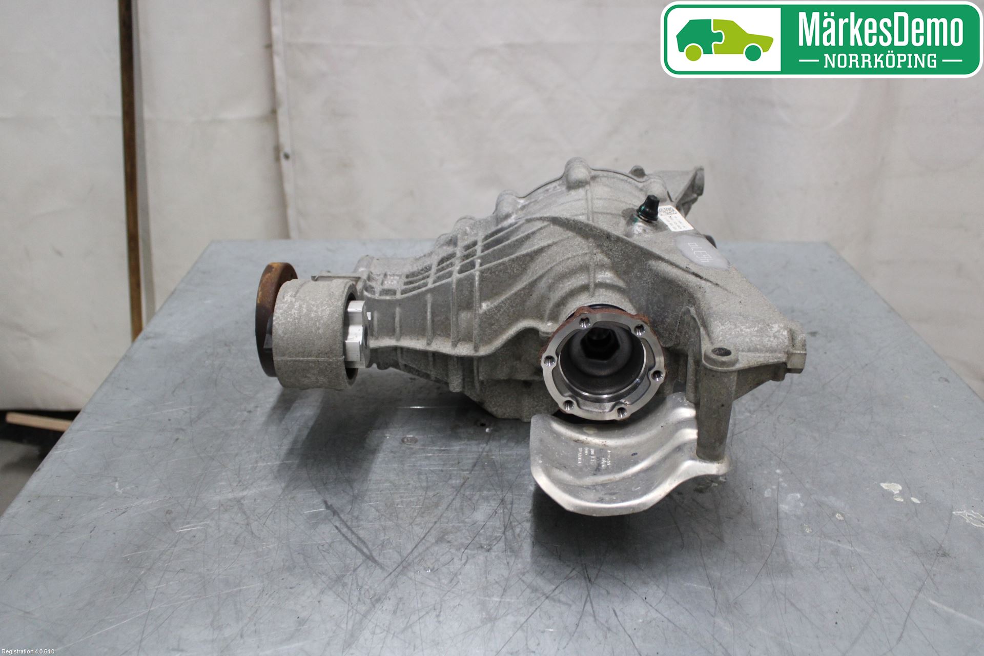 Audi A4/S4 B9 16-19 Bakaksel Kardang Bak -Diff