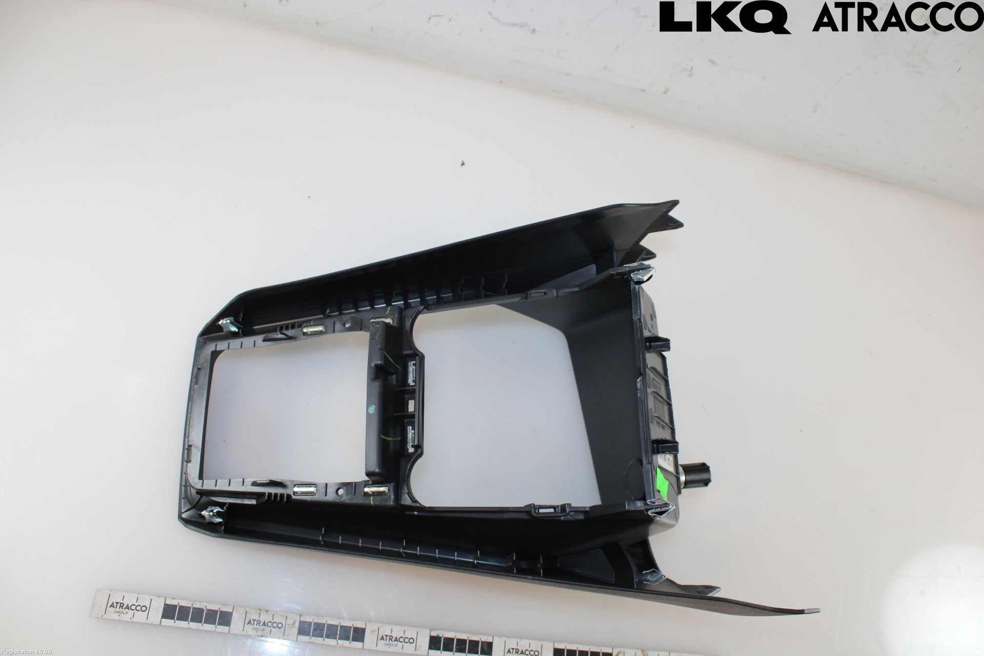 Volkswagen VW CADDY 21- Instrumentkonsoll Midt