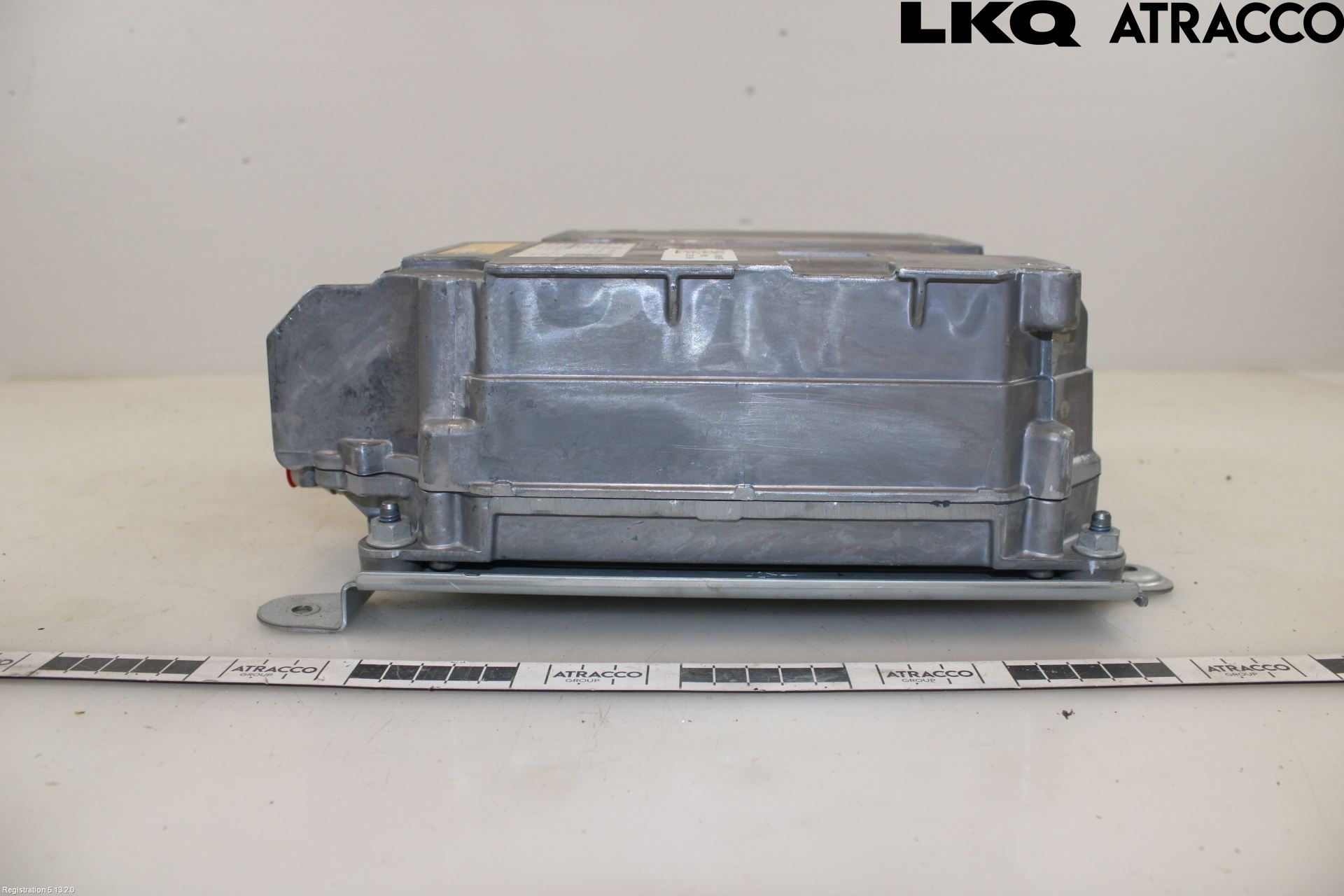 Mercedes-Benz MB EQA (H243) 21- Inverter 12-)220V