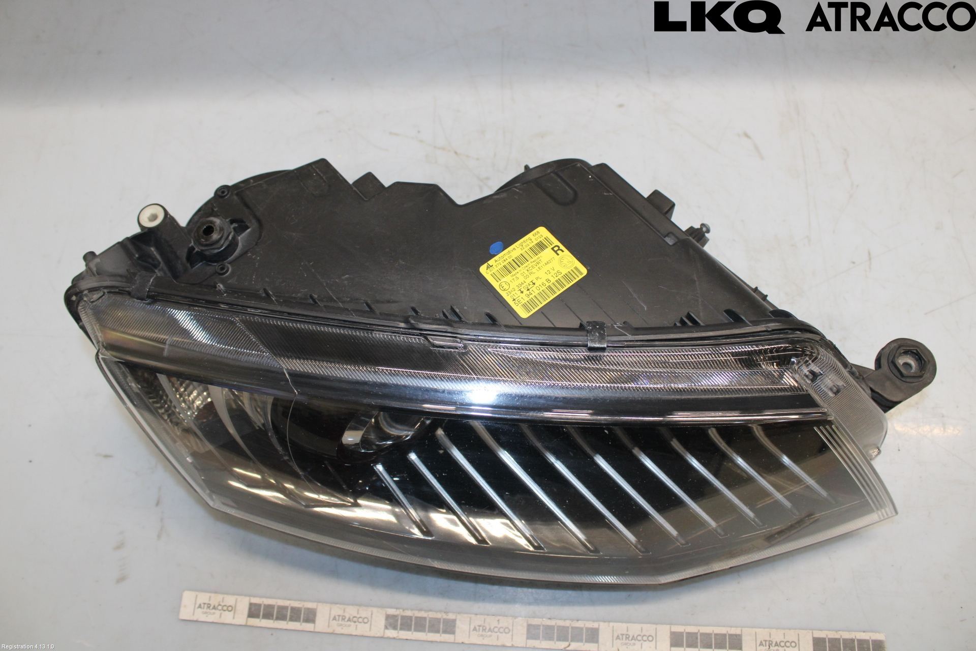 Skoda SUPERB 09-15 Frontlykt Høyre
