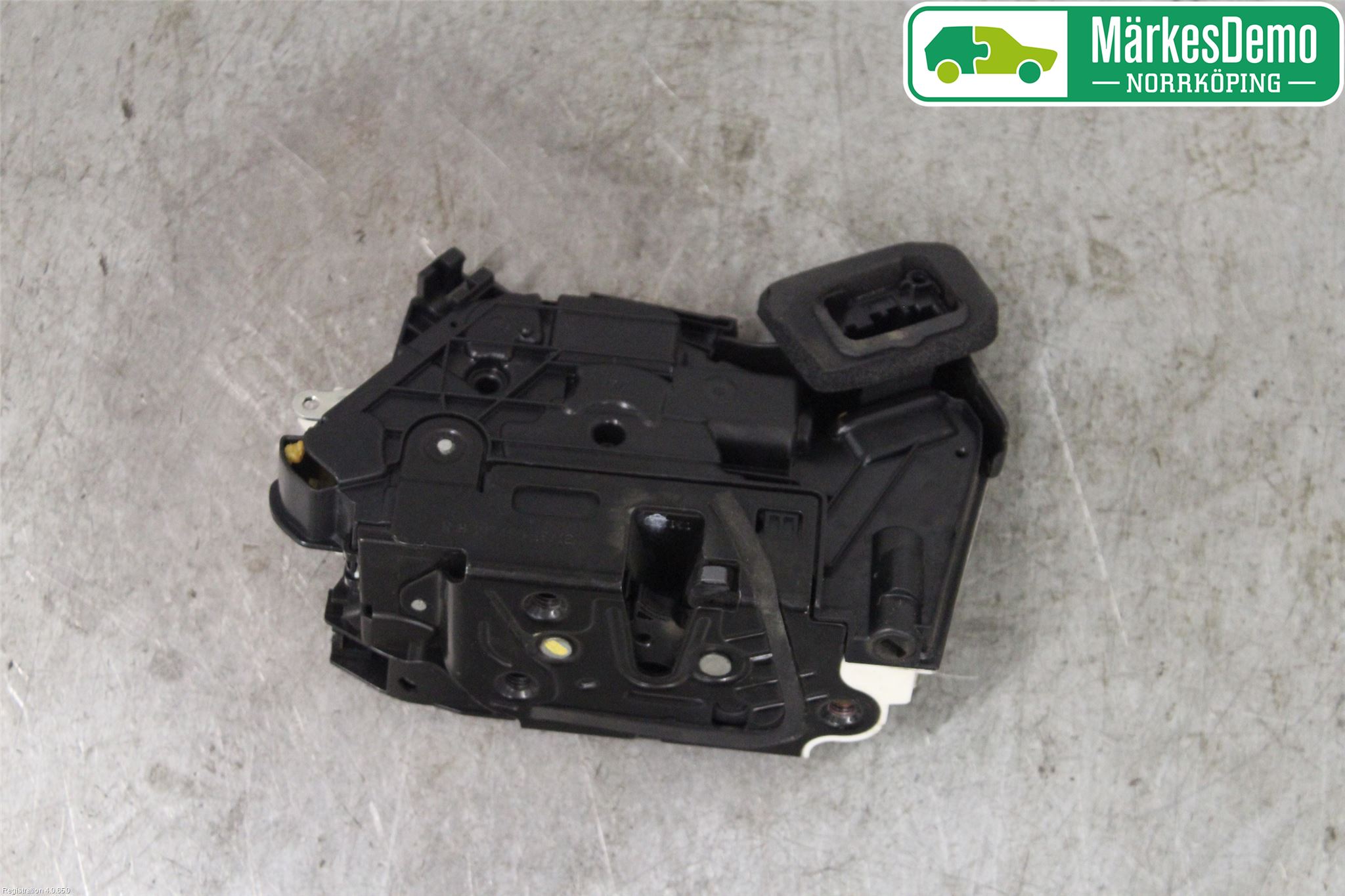 Volkswagen VW POLO 10-17 Dørlås - Låsekasse