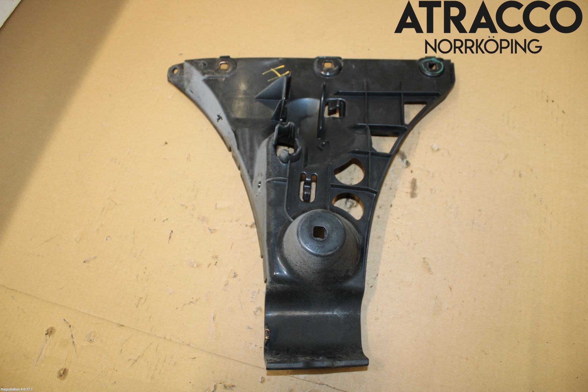 BMW 5 E60/61 Sed/Tou 02-10 Støtfangerfeste Bak Høyre