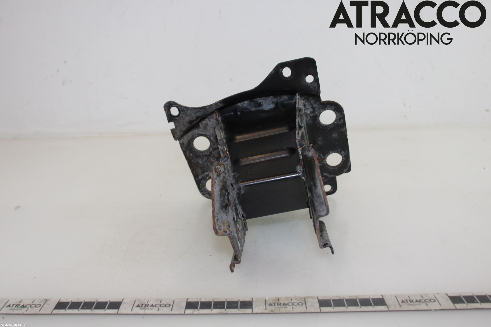 Audi A3/S3 05-13 Støtfanger Foran Feste