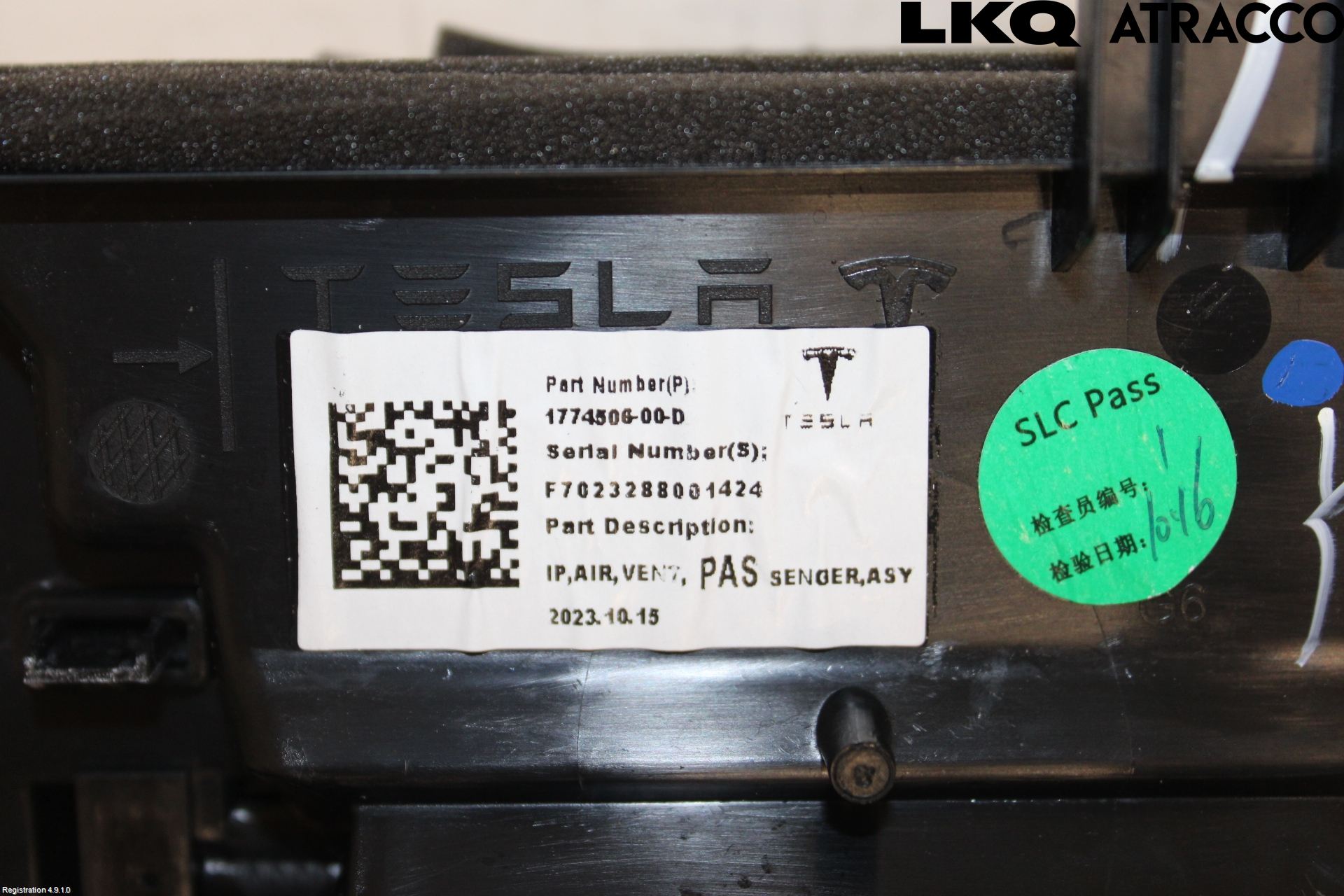 Tesla MODEL 3 17- Dashbord Kanal - Dyse