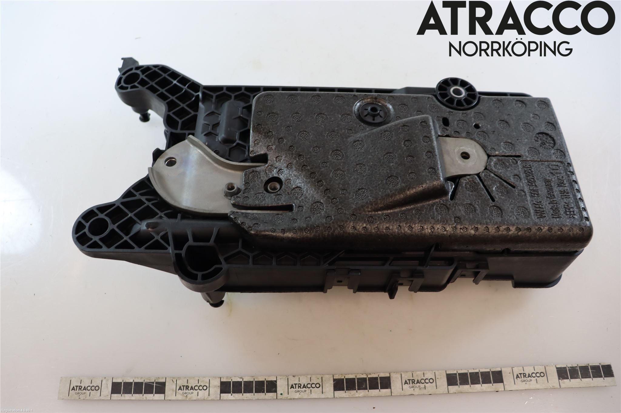 Audi Q3 F3 19- Batterikasse - Feste - Holder