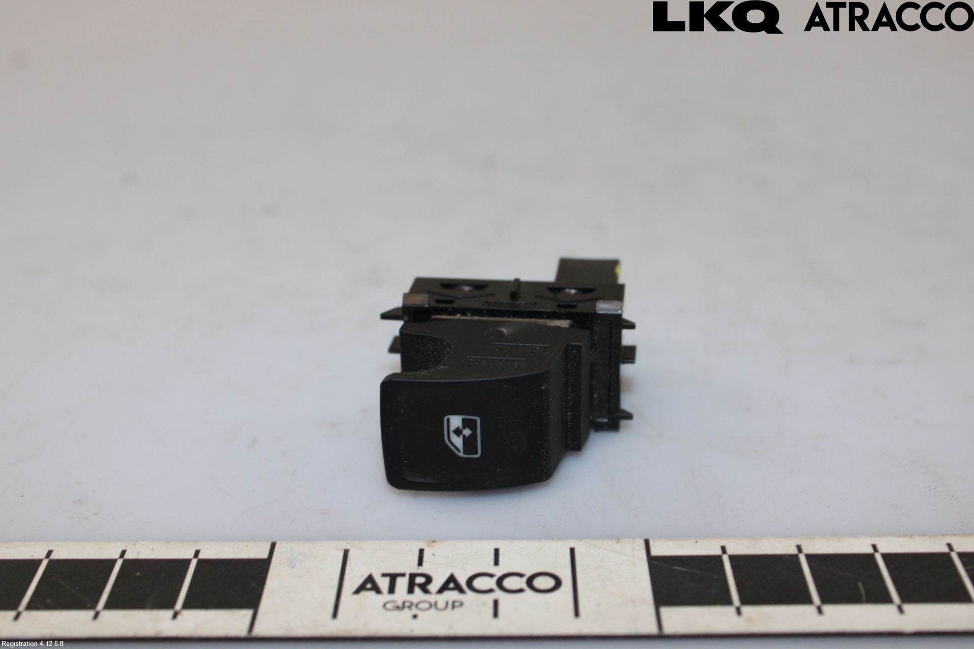 Skoda ENYAQ iV 21- Bryter Vindusheis
