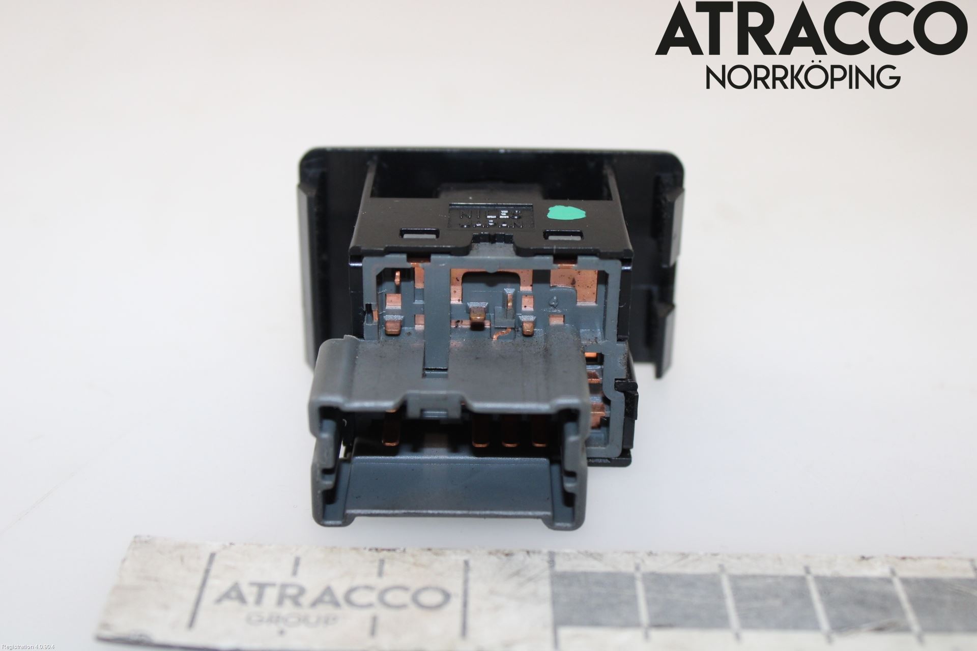Nissan ALMERA    96-00 Bryter Speil