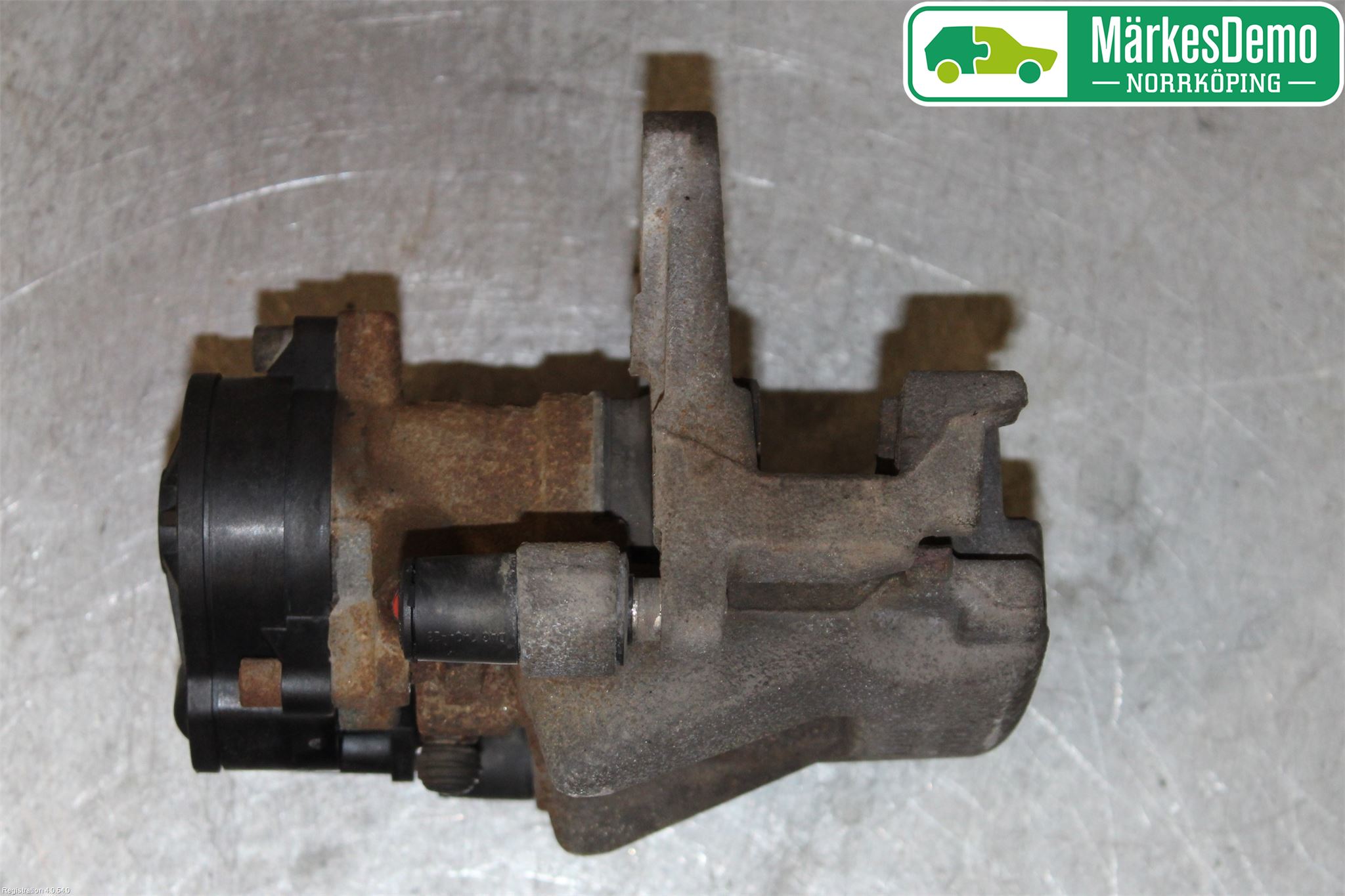 Jaguar XE (X760) 15-24 Bremsecaliper Bak Venstre