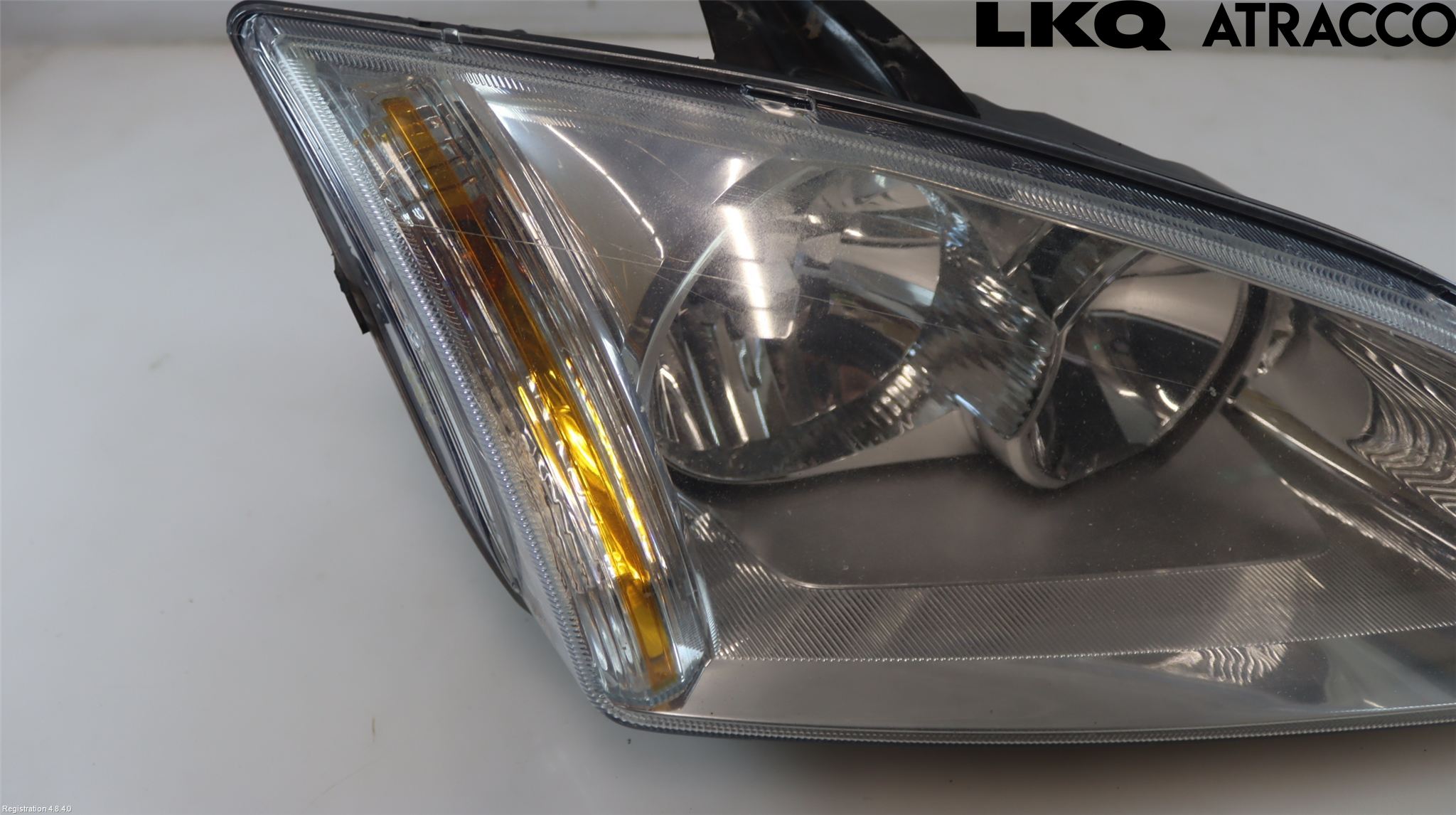 Ford FOCUS     04-07 Frontlykt Høyre