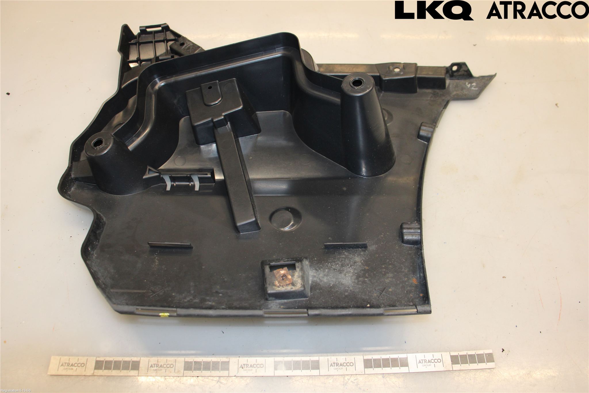 BMW 5 F10/F11/F18 09-17 Støtfangerfeste Bak Venstre