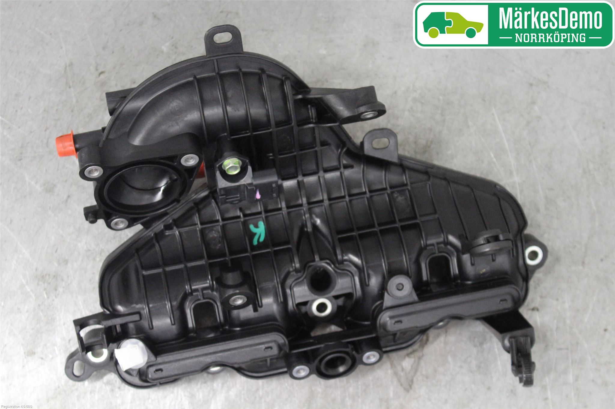 Toyota YARIS XP130 15-20 Innsugningsmanifold