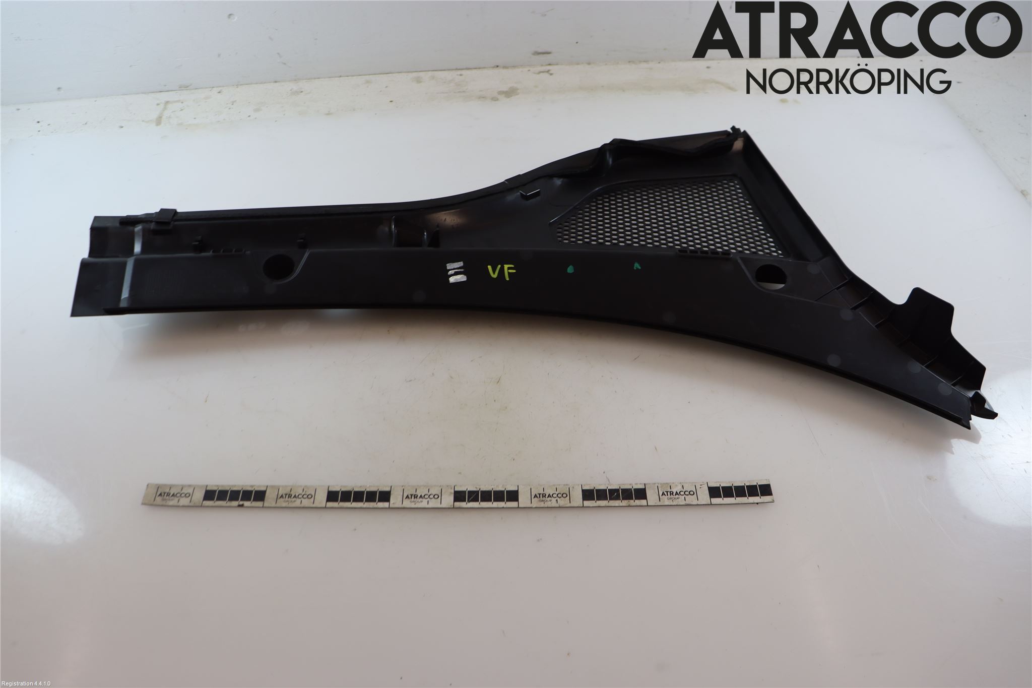 Skoda OCTAVIA (NX) 20- Visker Deksel-Grill-Under Frr