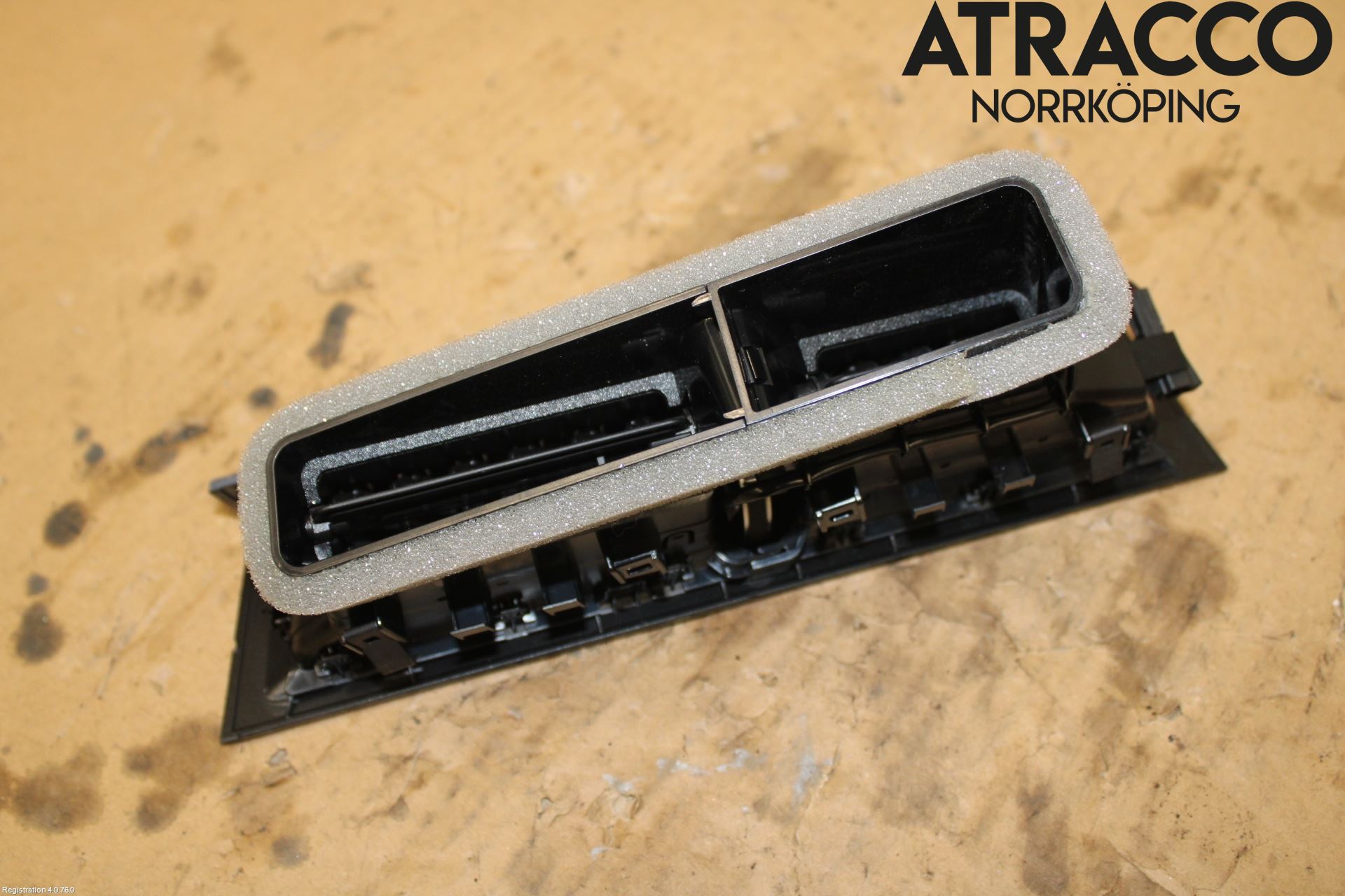 Volkswagen VW TOUAREG CR 18- Dashbord Kanal - Dyse