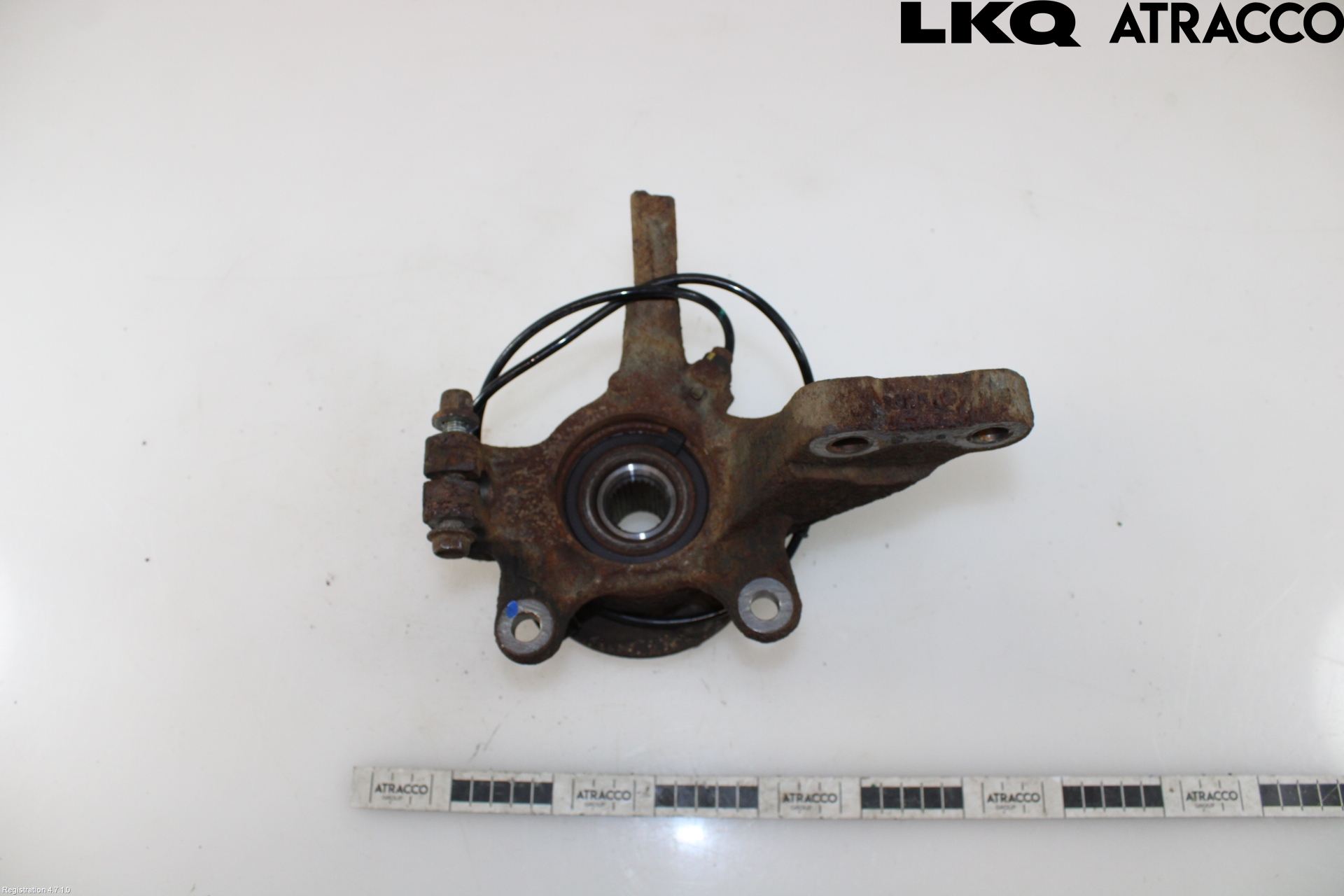 Nissan MICRA 11-16 Spindel Vf