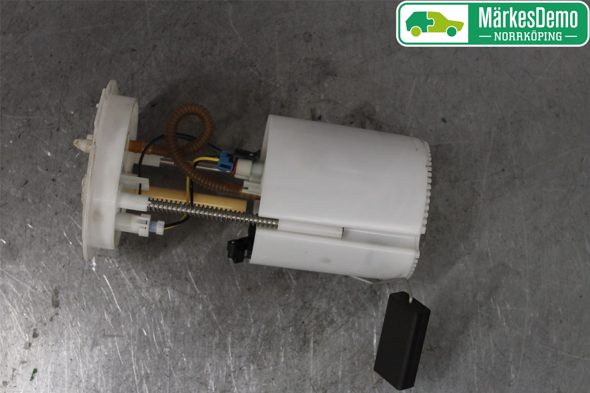 Volkswagen VW GOLF VI 09-13 Drivstoffpumpe Fødepumpe El