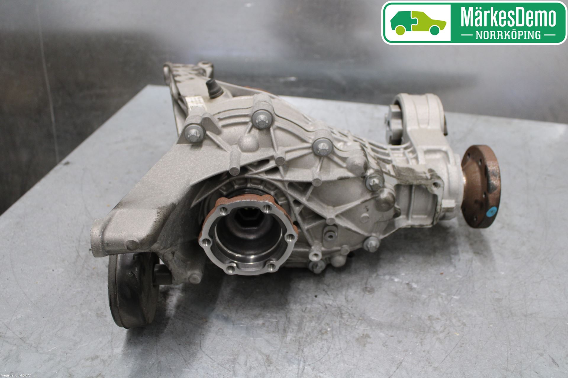 Audi A4/S4 B9 16-19 Bakaksel Kardang Bak -Diff