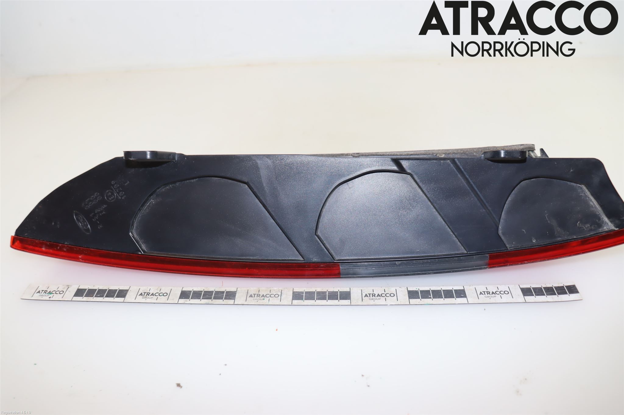 Ford FOCUS     04-07 Baklykt Venstre