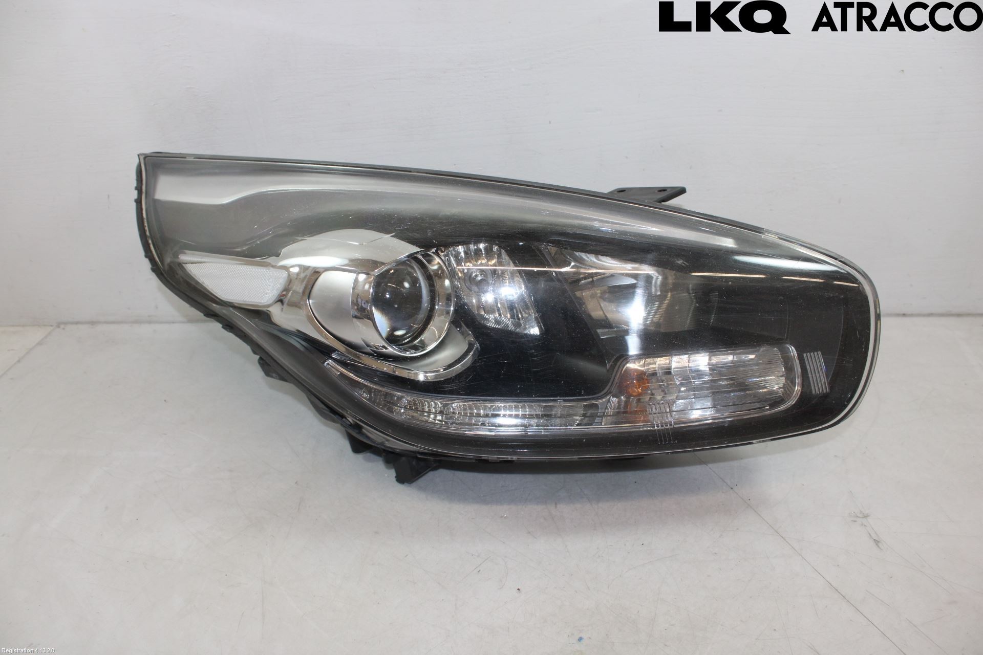 Kia CARENS III 13-19 Frontlykt Høyre