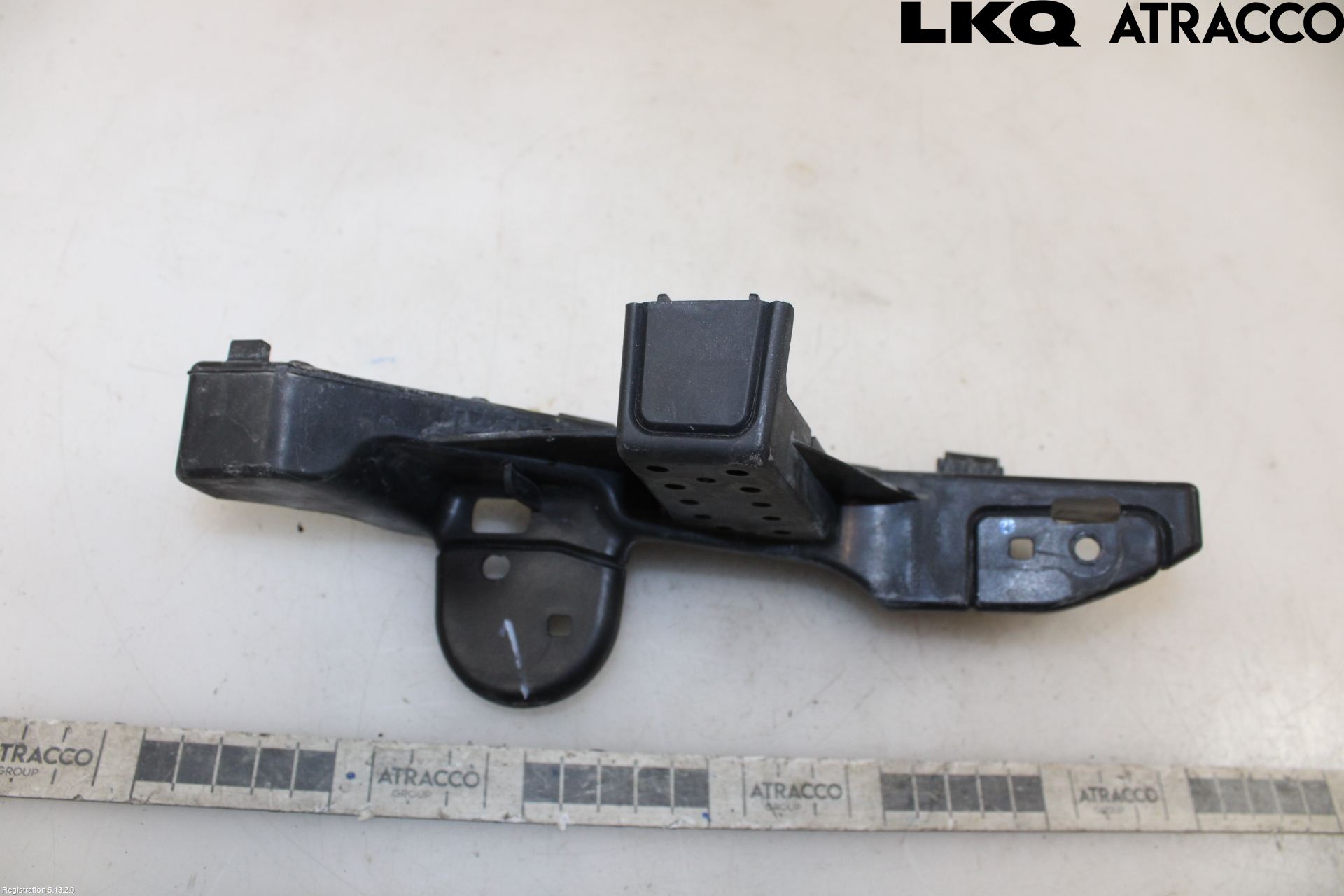Hyundai i10 BA 14-16 Frontlykt Holder-Feste