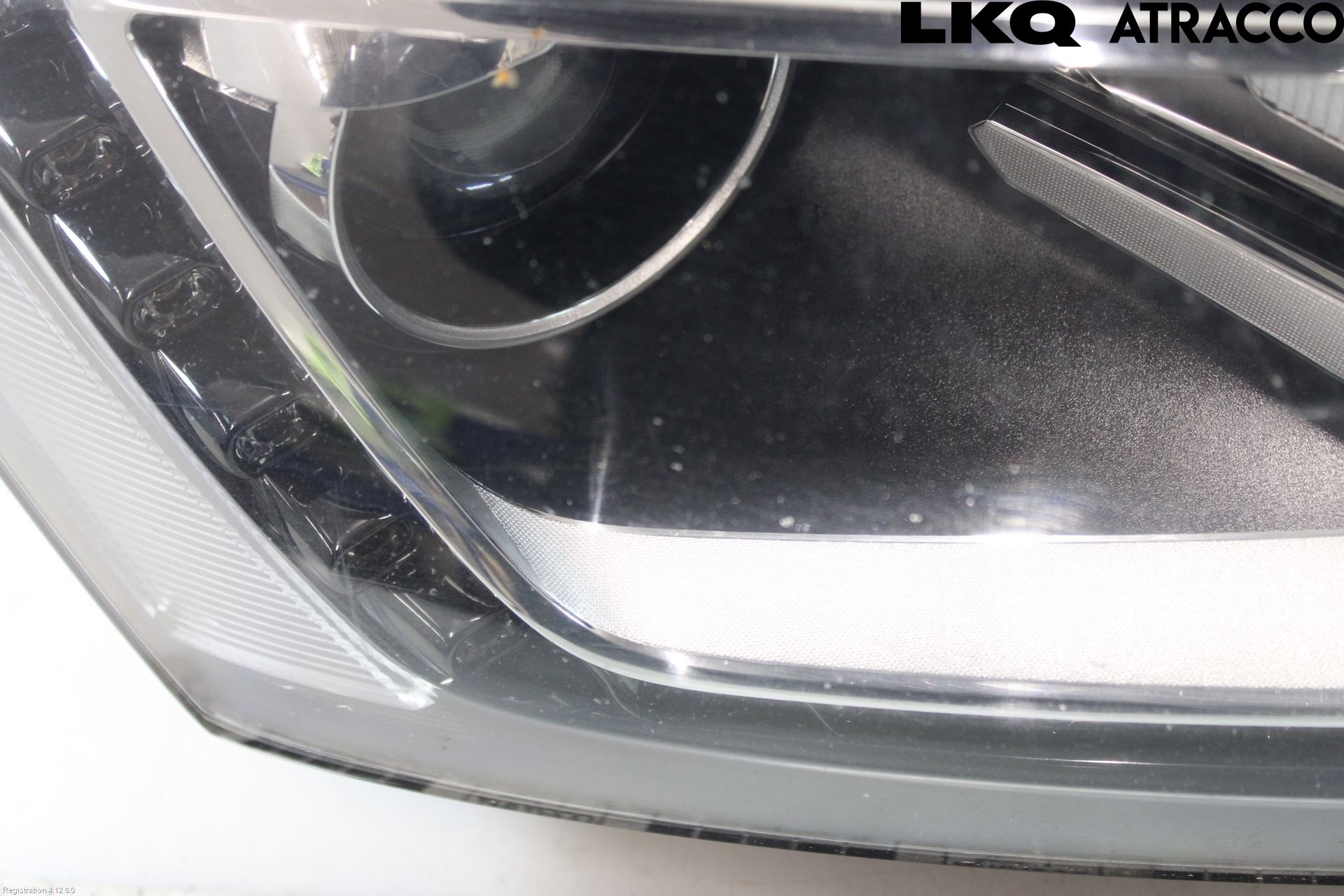 Volkswagen VW JETTA VI 11- Frontlykt Høyre