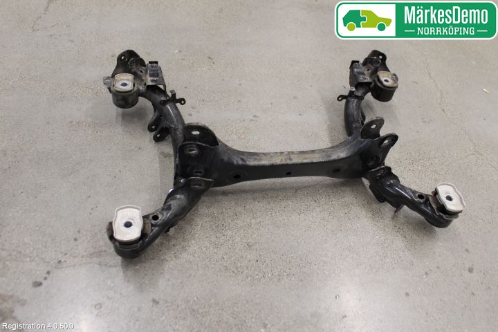 Audi A4/S4 B9 16-19 Bakaksel Feste Travers-Ramme