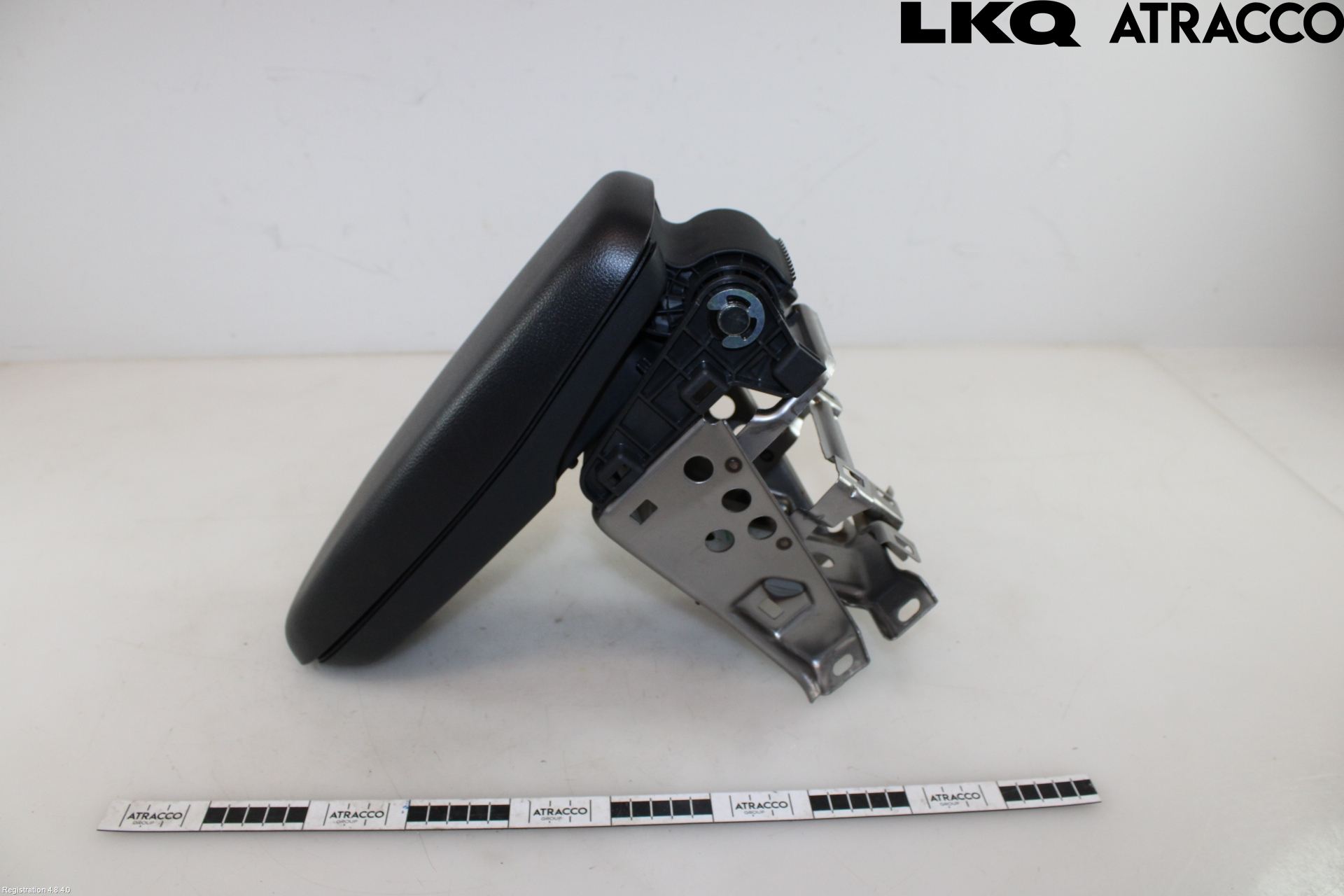 Toyota YARIS CROSS XP21 21- Innr Armlene