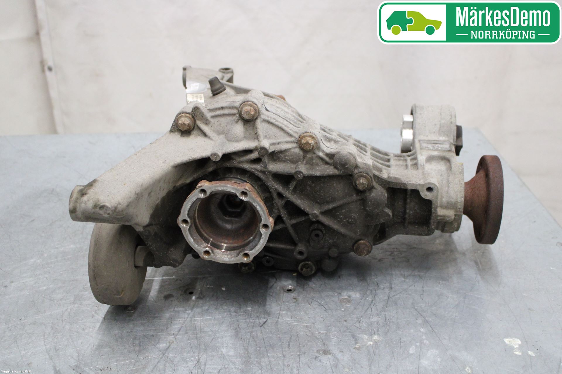 Audi A4/S4 B9 16-19 Bakaksel Kardang Bak -Diff