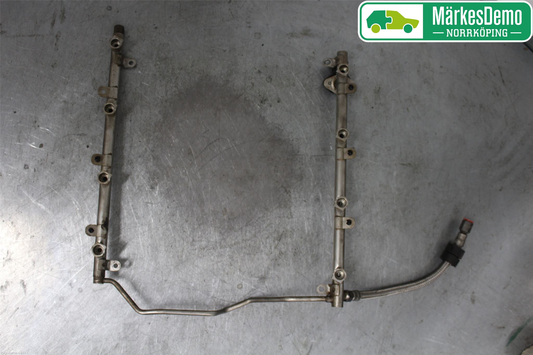 Mercedes-Benz MB C-KLASS (W204) 07-15 Inns Drivstoffordeler-Galleri