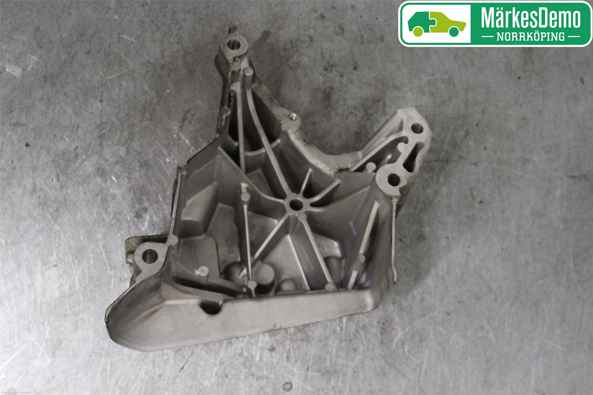 Volkswagen VW GOLF / E-GOLF VII 13-20 Motor Feste Stål-Alu