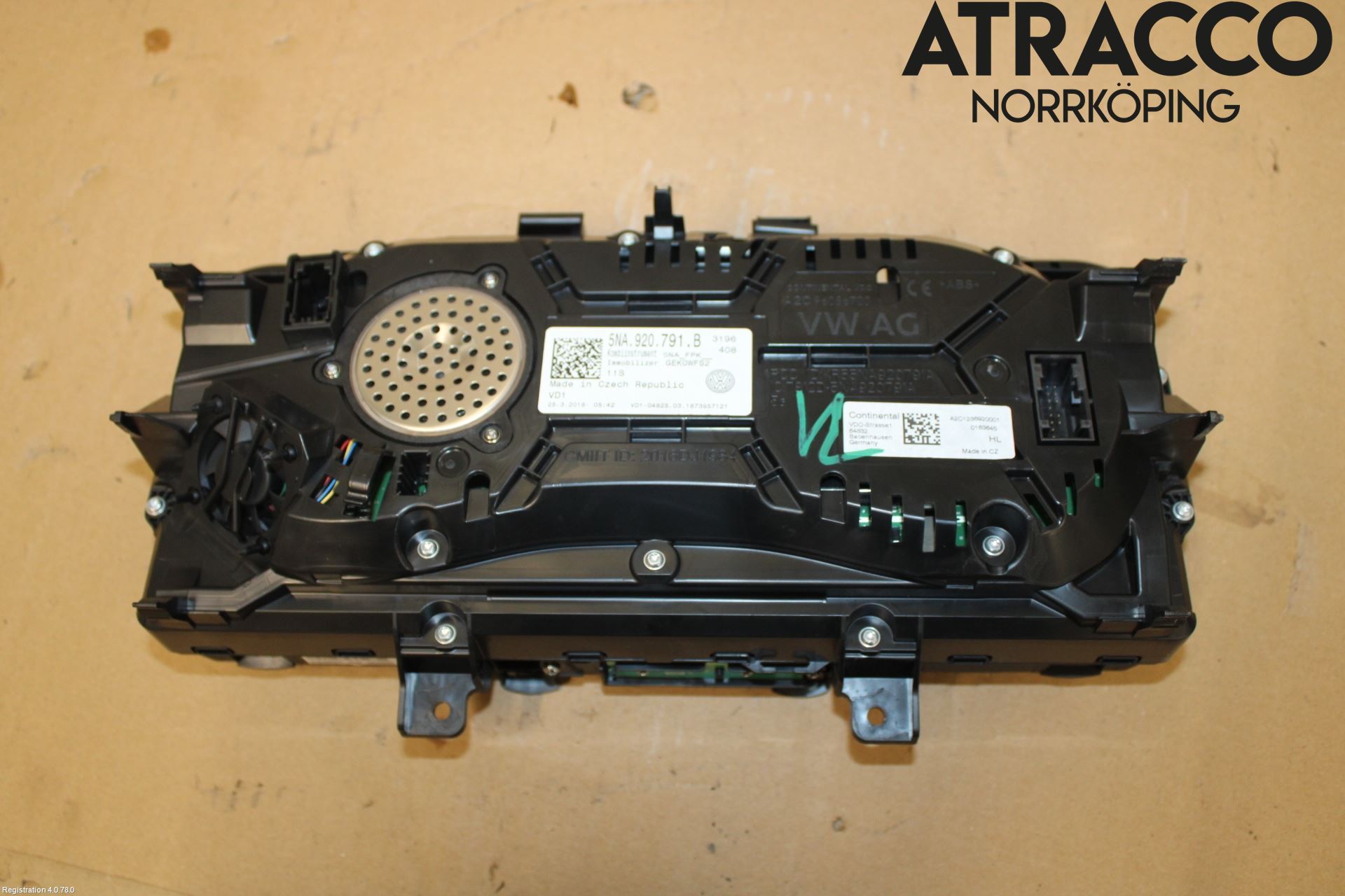 Volkswagen VW TIGUAN 16-24 Instr Kombinert
