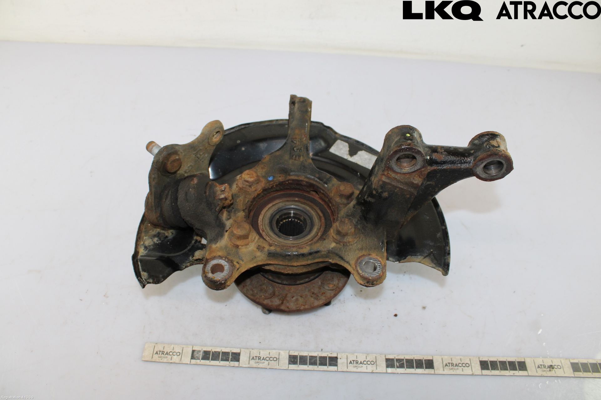 Toyota AURIS 13-19 Spindel Vf