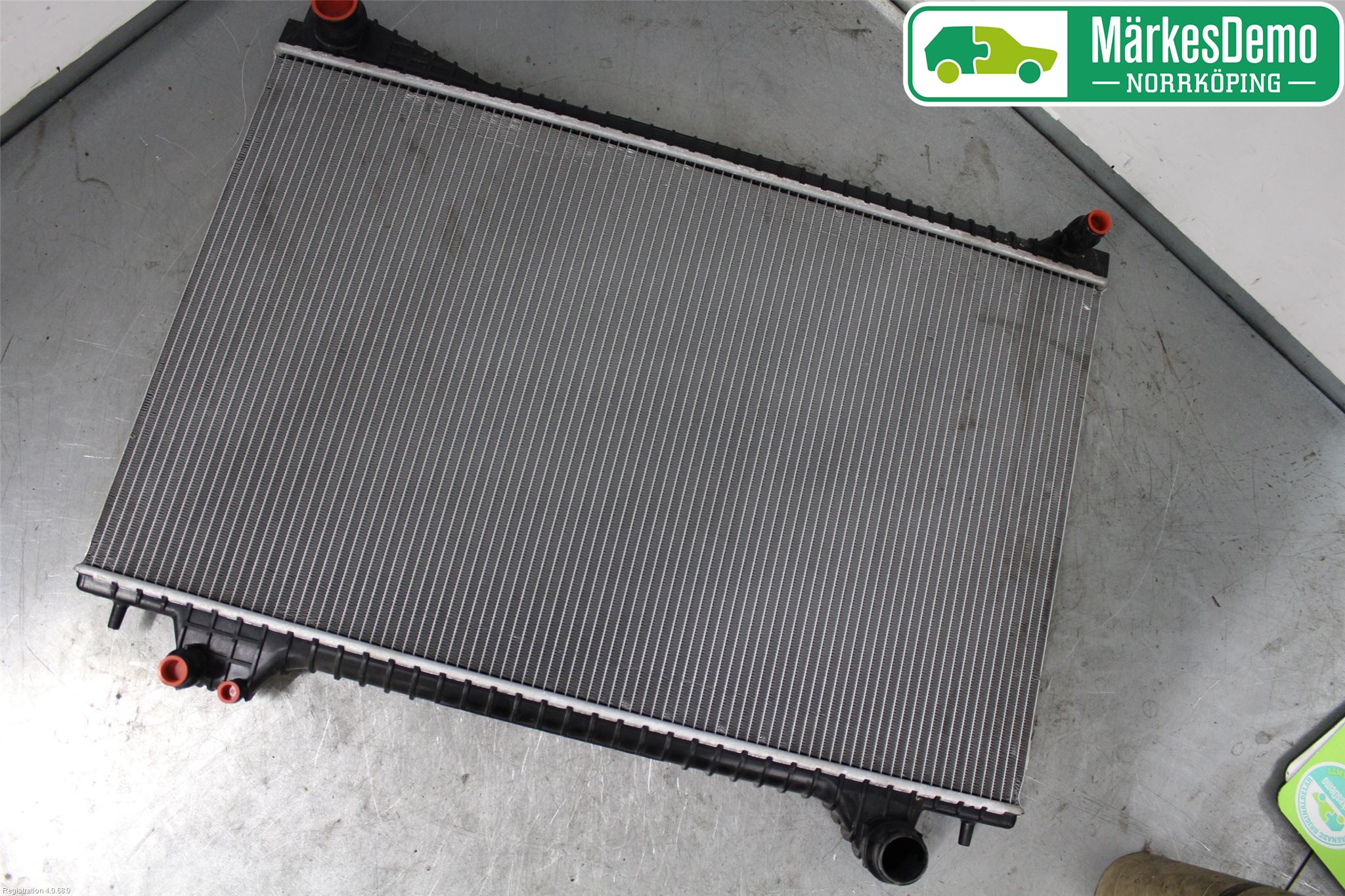 Jaguar XE (X760) 15-24 Radiator Automat
