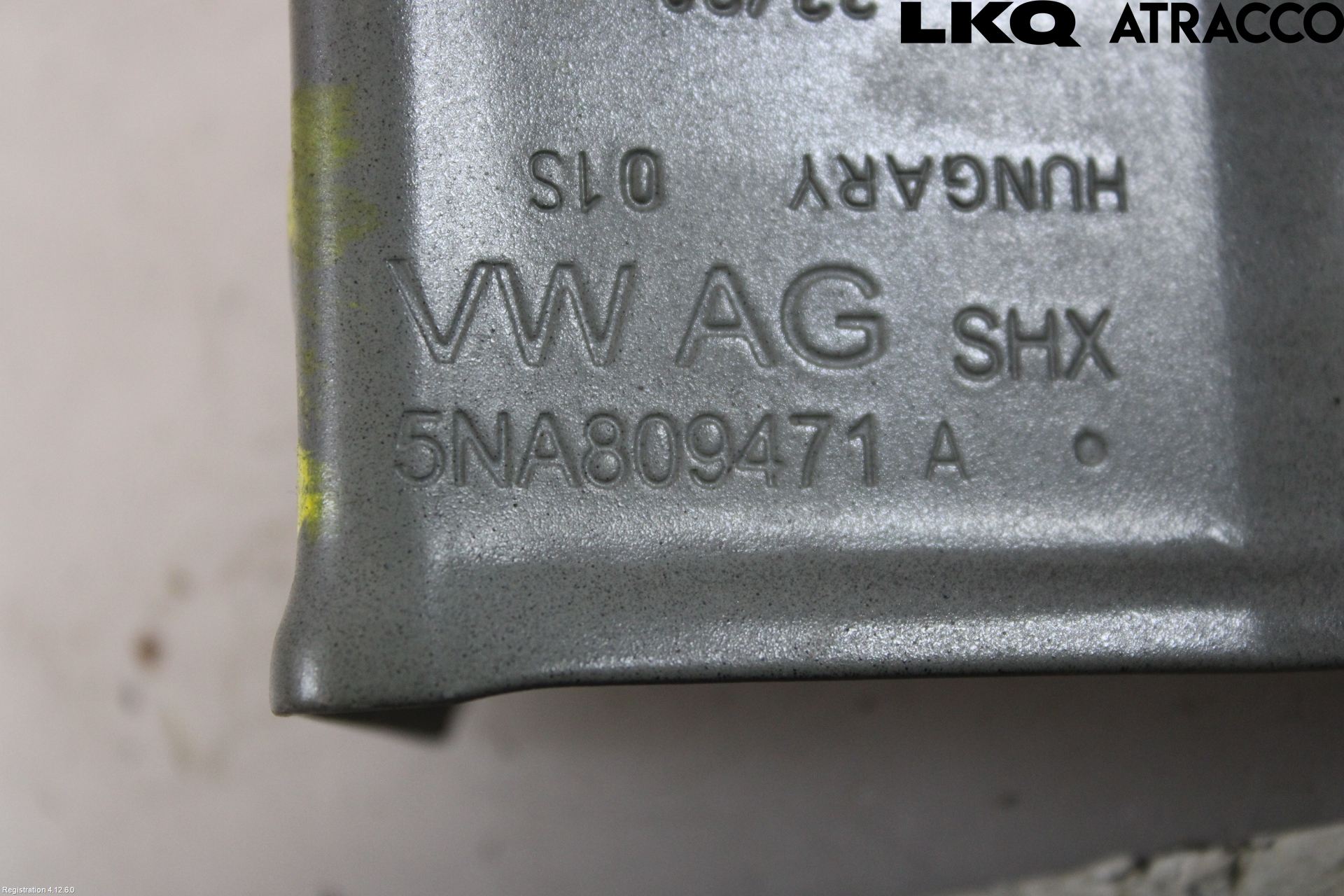 Volkswagen VW TIGUAN 16-24 Frontskjermfeste Venstre