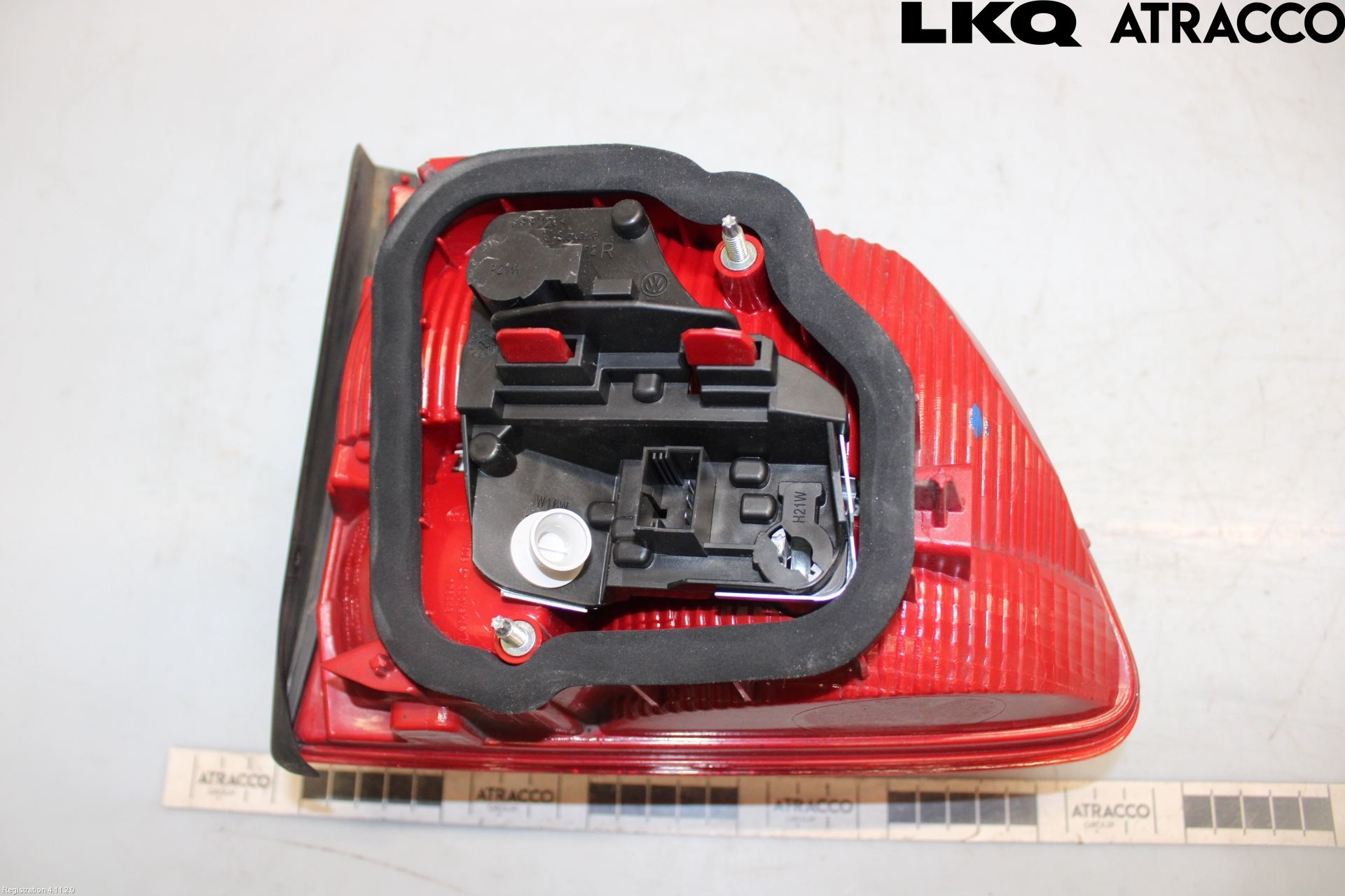 Volkswagen VW TOURAN 10-15 Baklykt Høyre  På Luke(Indre)
