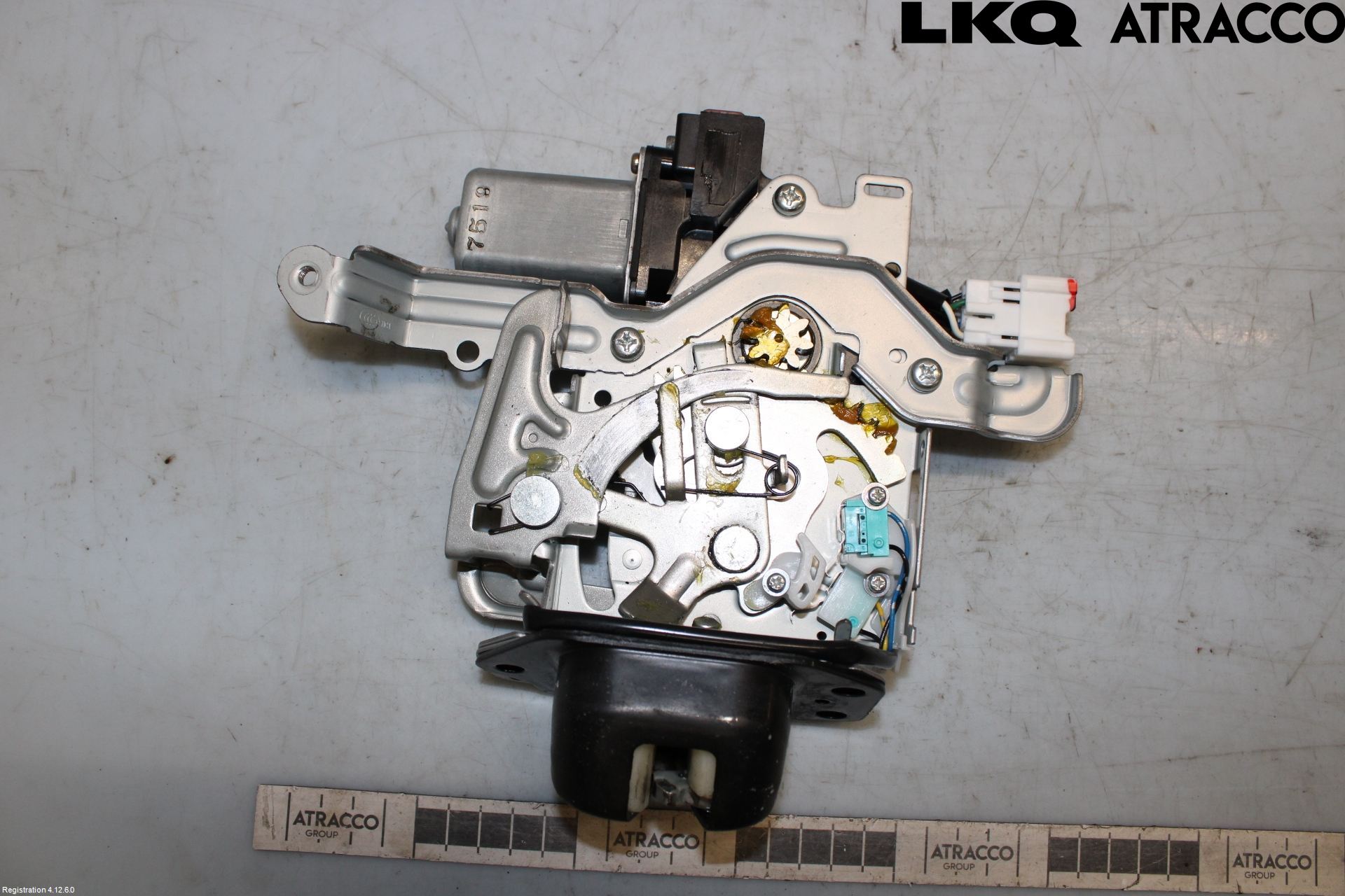 Nissan X-TRAIL 14-21 Bakluke-Lokk Låsekasse