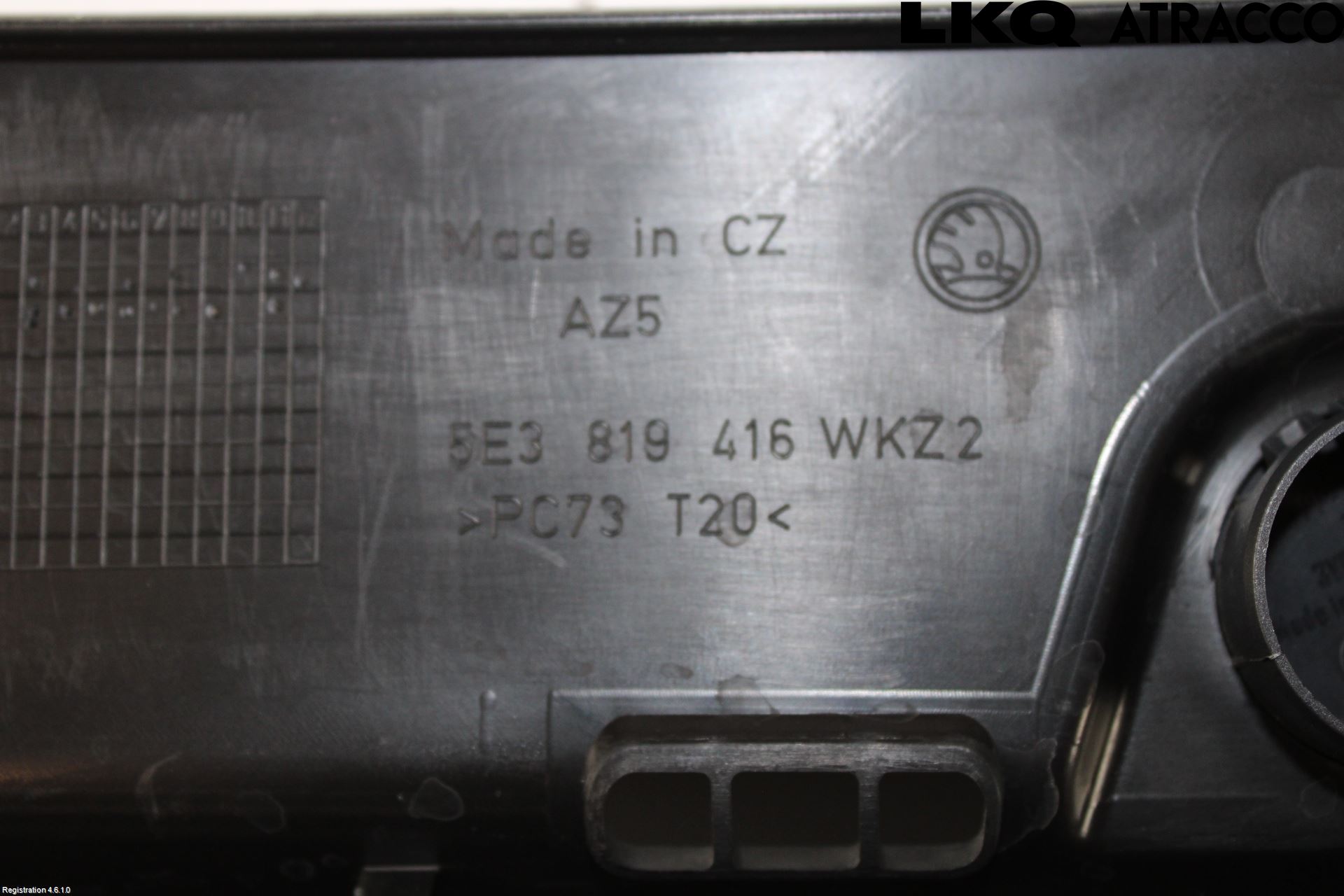 Skoda OCTAVIA (NX) 20- Visker Deksel-Grill-Under Frr