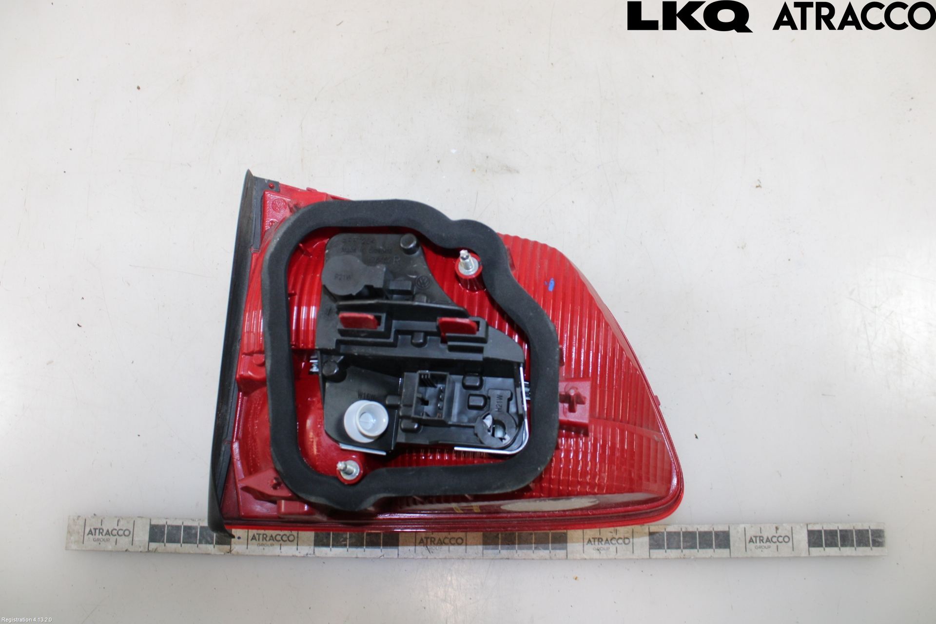 Volkswagen VW TOURAN 10-15 Baklykt Høyre  På Luke(Indre)