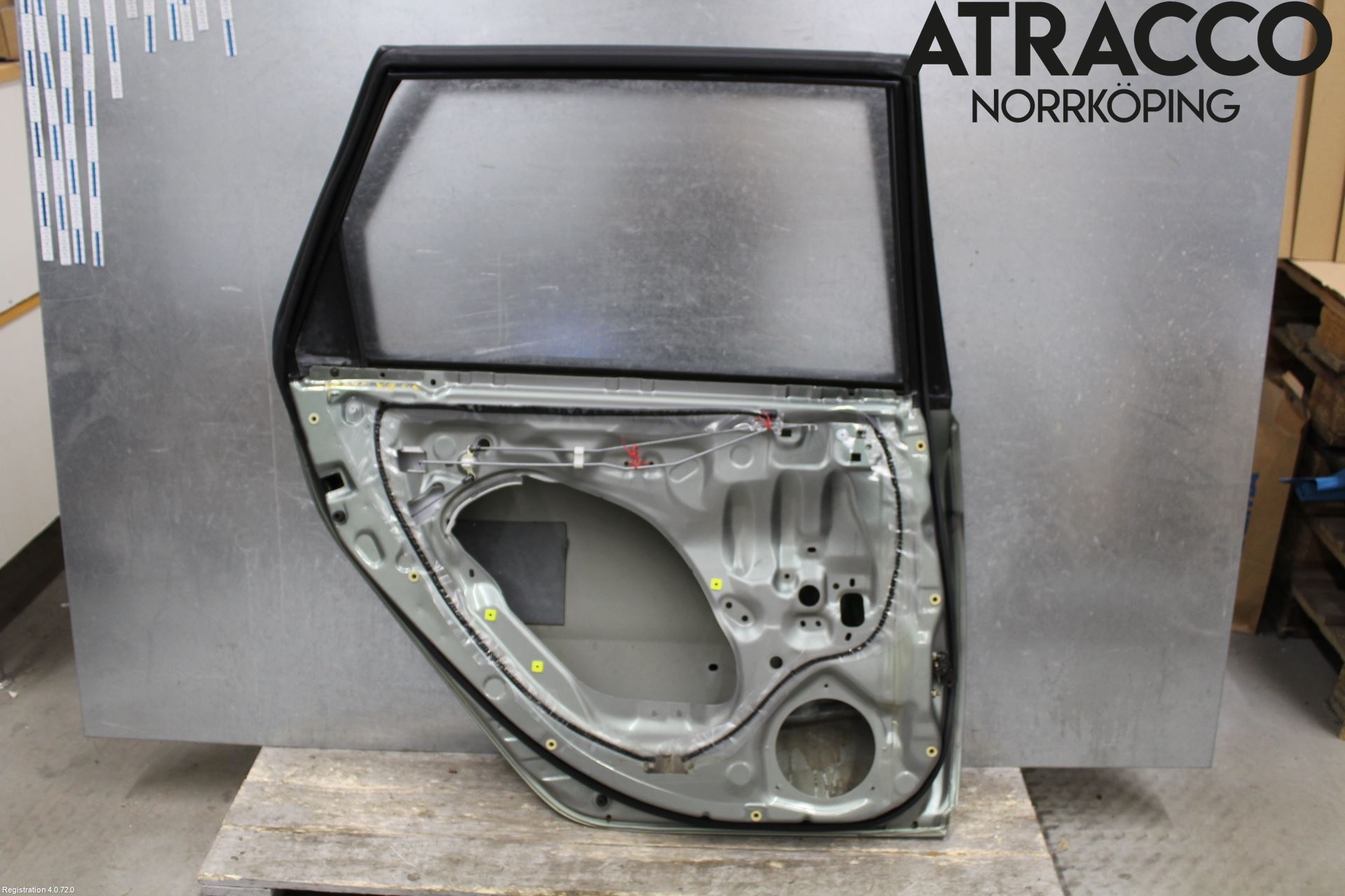 Toyota AVENSIS 98-02 Dør 4D Bak Venstre