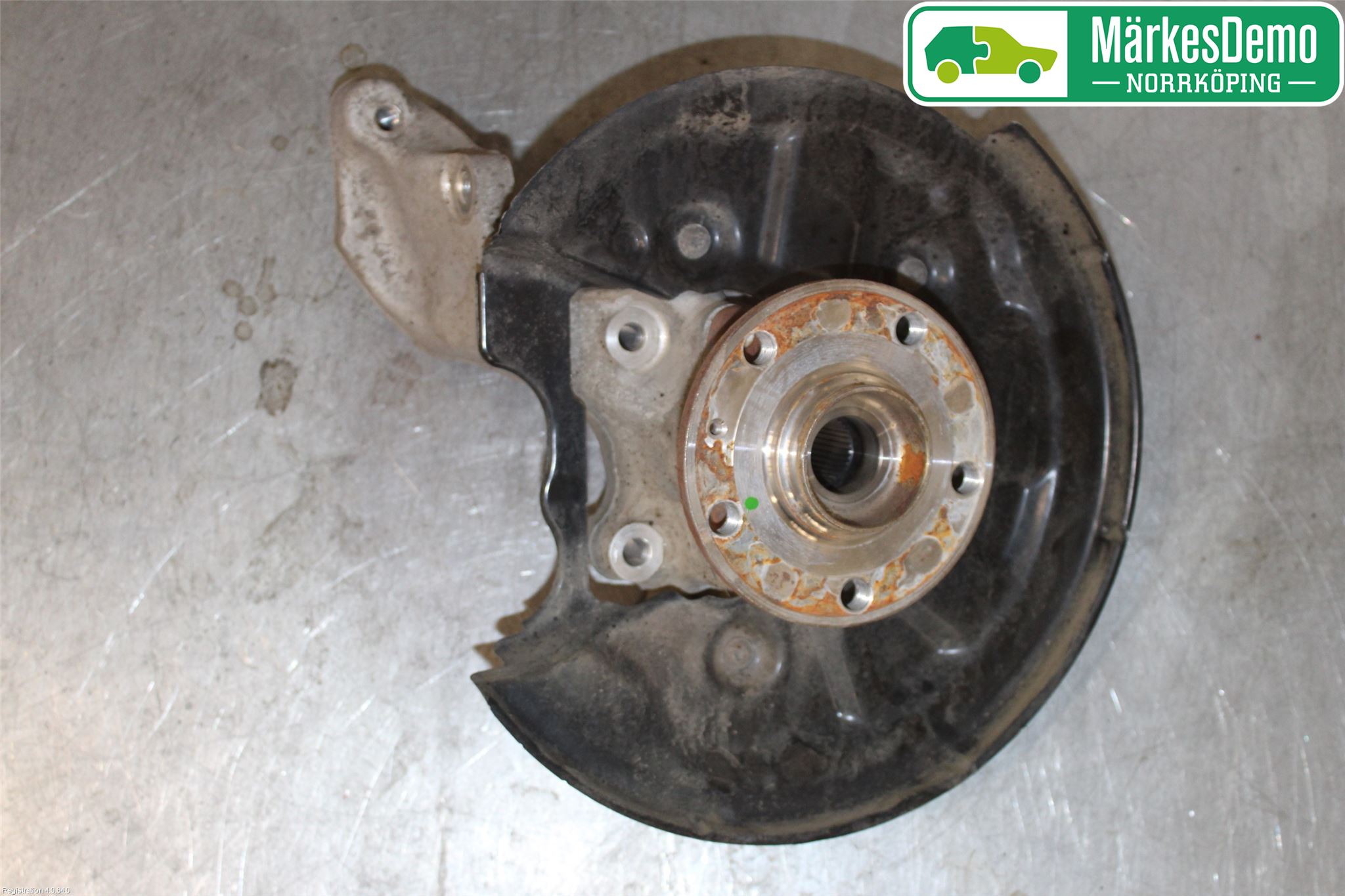 Volkswagen VW PASSAT 15-19 Spindel Hb