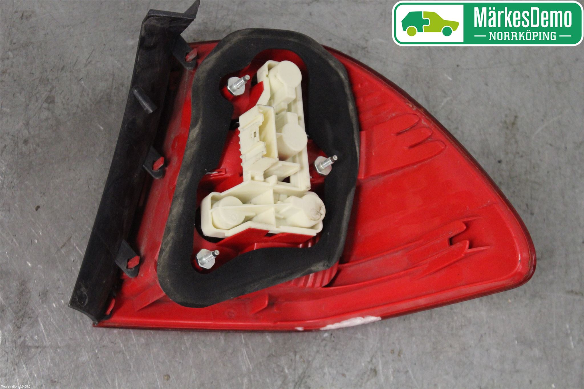 BMW 3 E90/91 SED/TOU 05-12 Baklykt Venstre