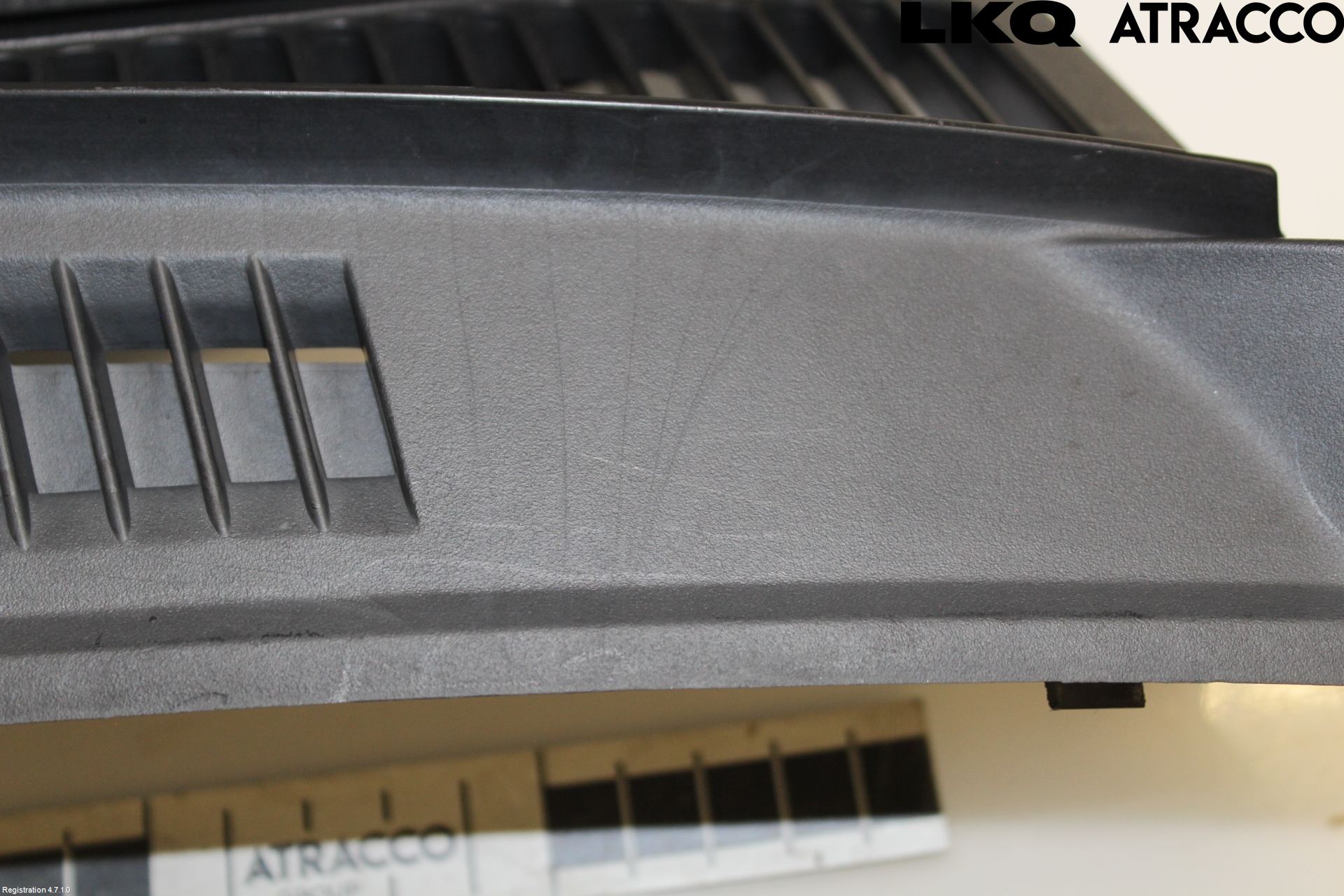 Suzuki GRAND VITARA II 06-14 Visker Deksel-Grill-Under Frr