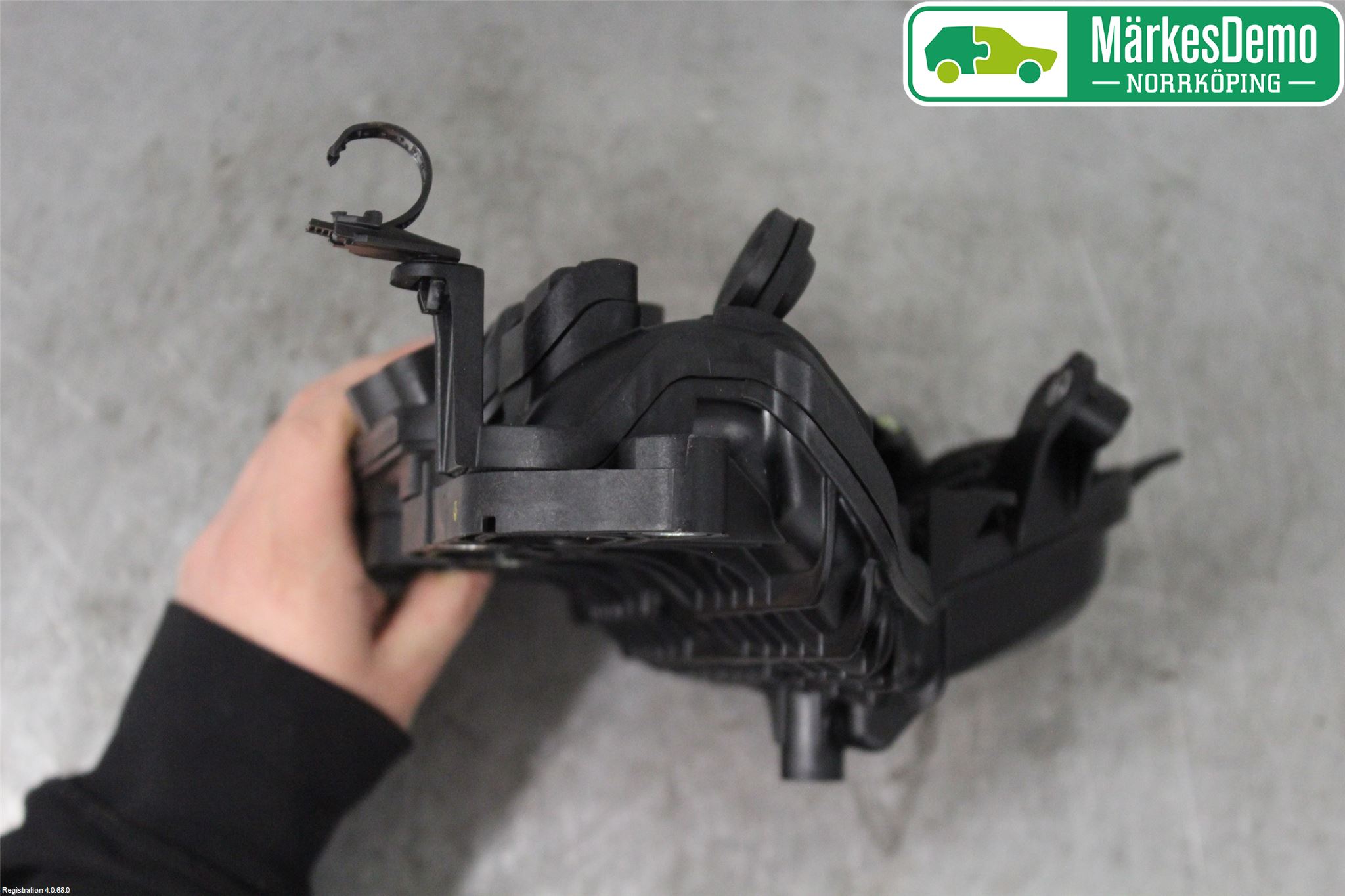 Toyota YARIS XP130 15-20 Innsugningsmanifold