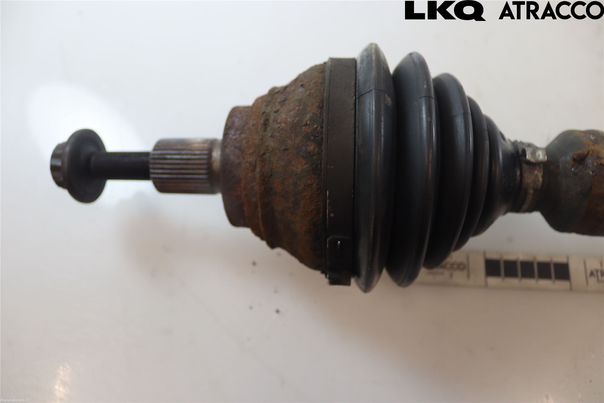 Volkswagen VW PASSAT 05-11 Drivaksel Foran Kompl Høyre