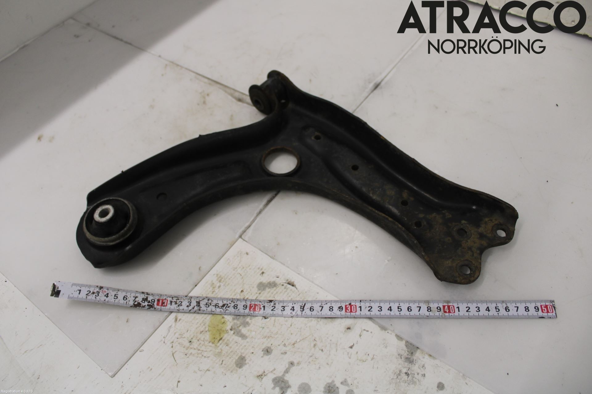Volkswagen VW POLO 10-17 Bærearm Foran Høyre Nedre