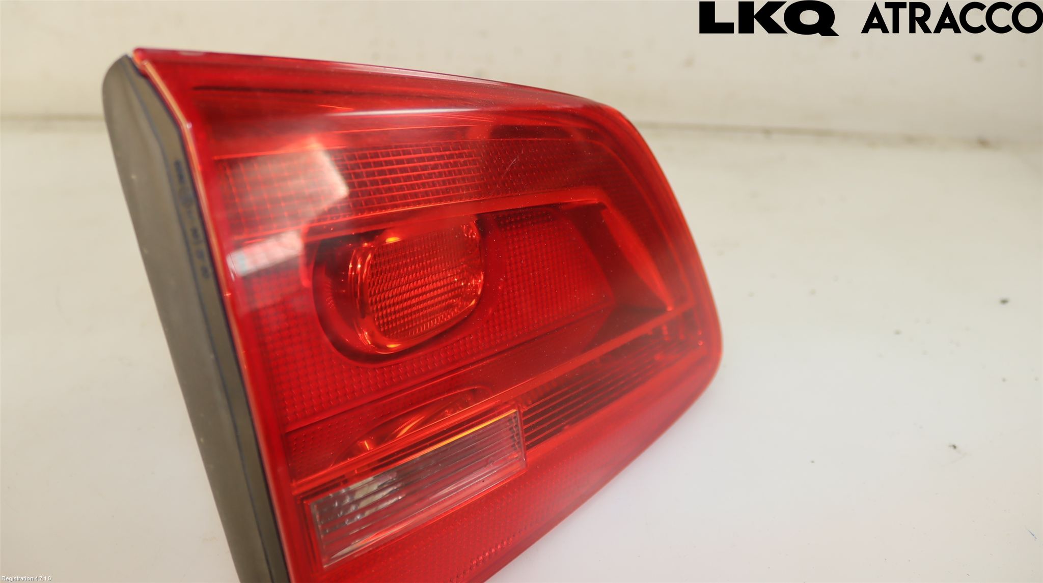 Volkswagen VW TOURAN 10-15 Baklykt Venstre  På Luke(Indre