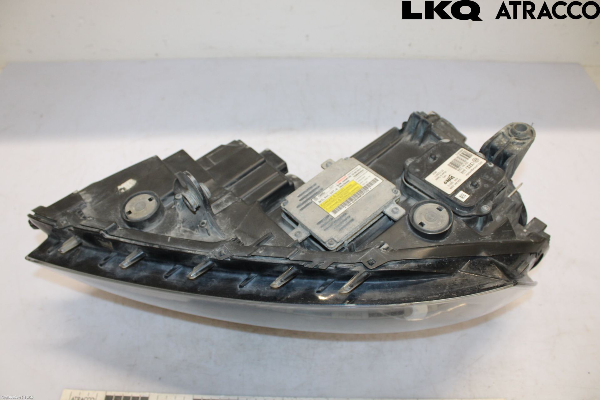 Volkswagen VW PASSAT 11-14 Frontlykt Høyre