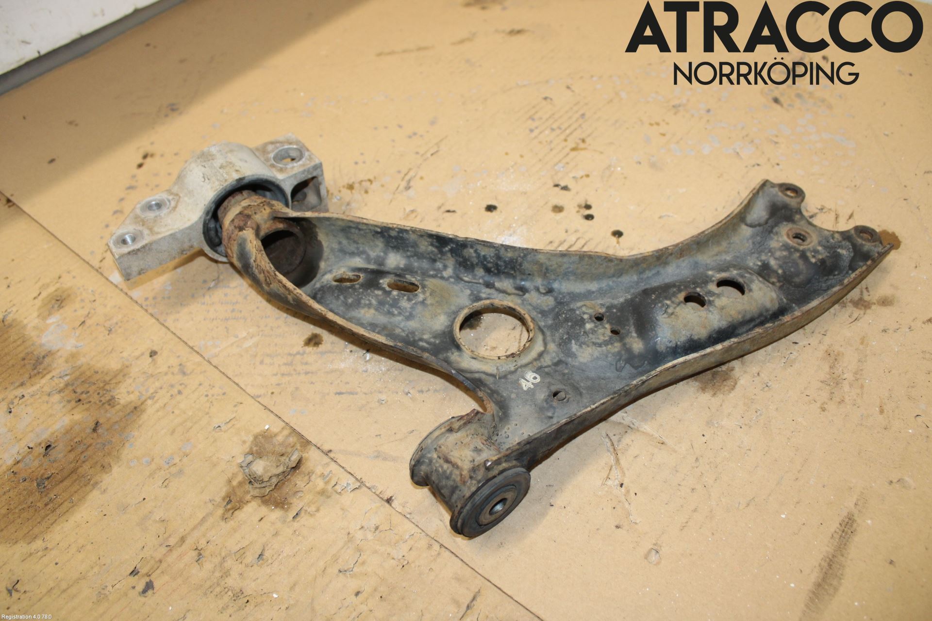 Volkswagen VW GOLF VI 09-13 Bærearm Foran Høyre Nedre